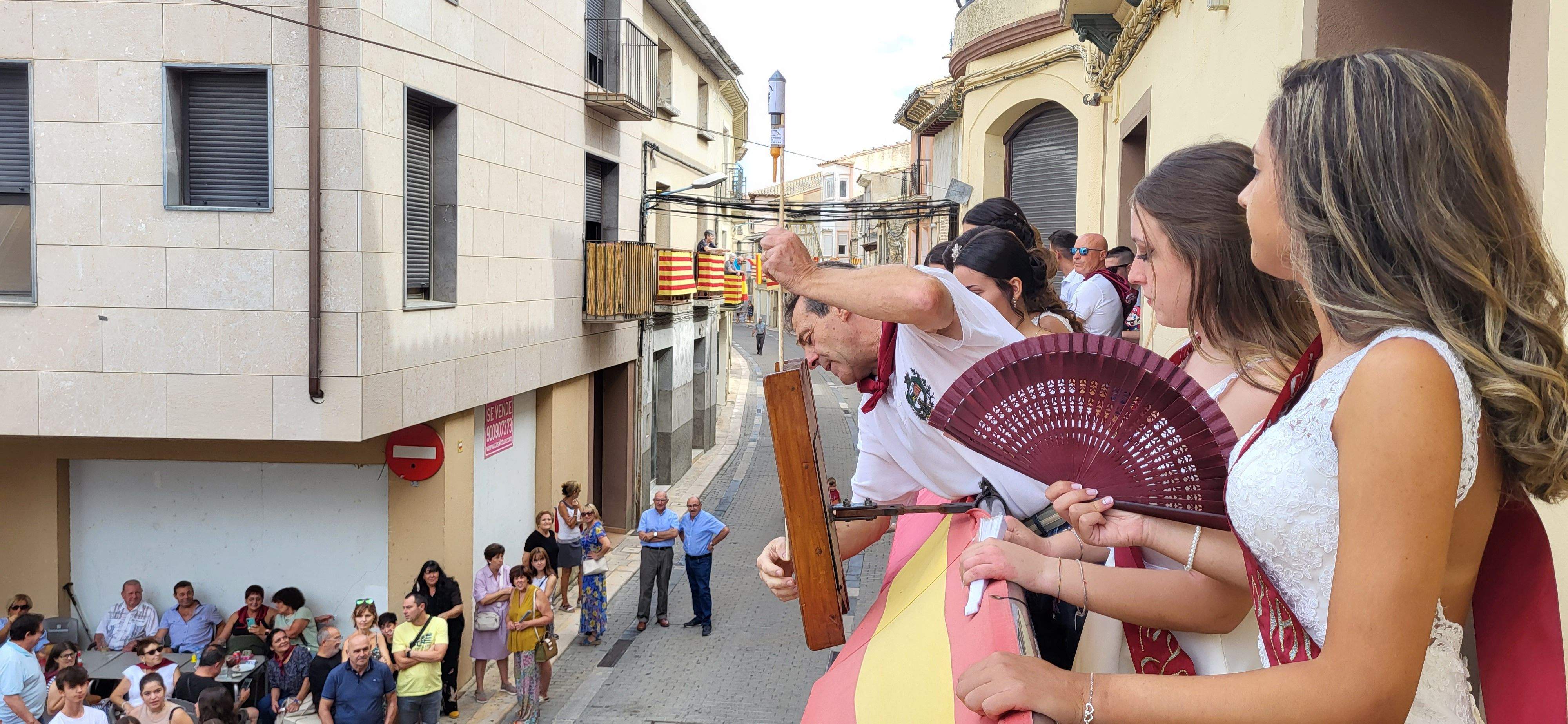 Almudévar celebra el chupinazo. Foto Mercedes Manterola 