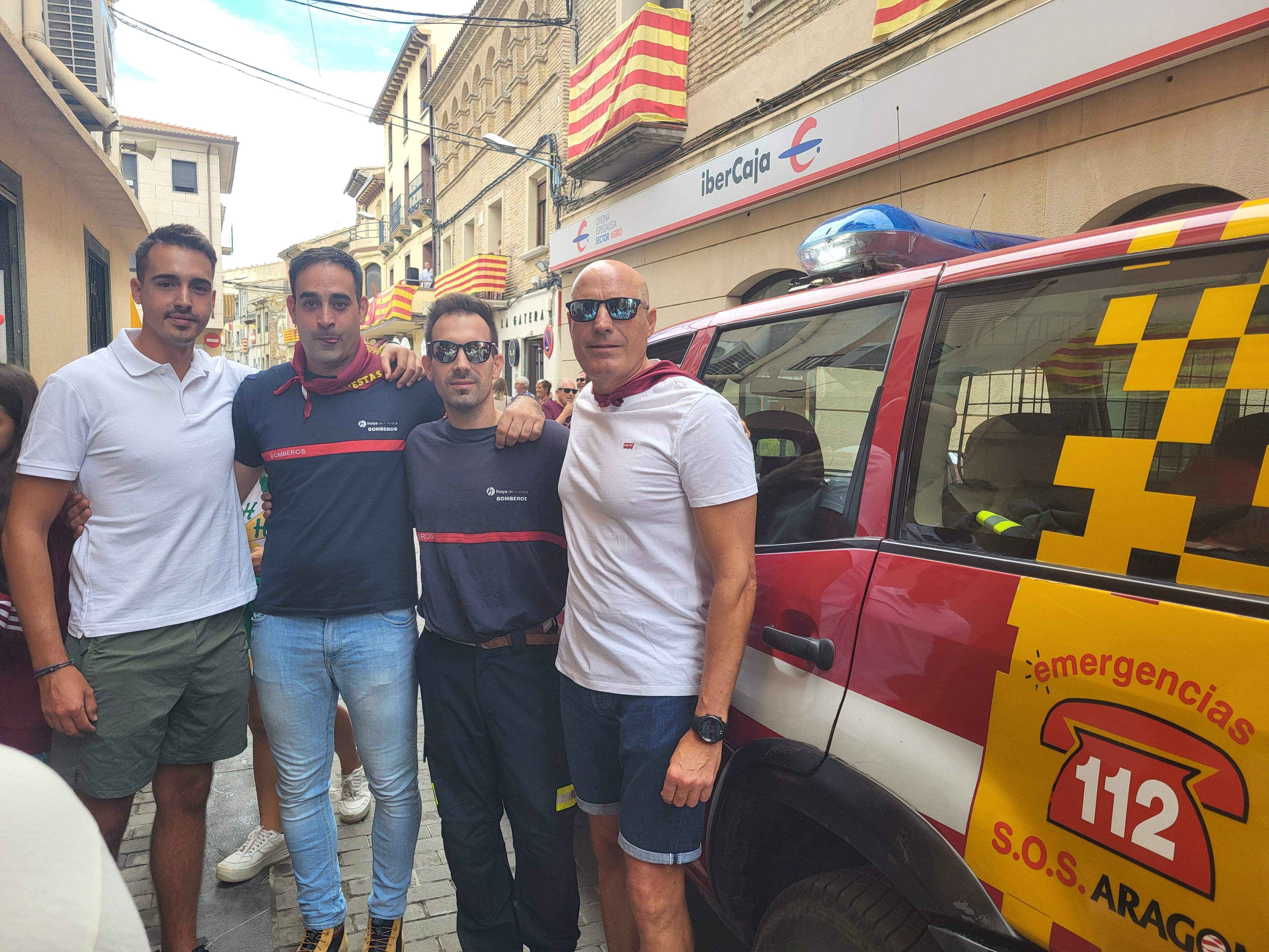 Gran chupinazo anunciador de las fiestas de Almudévar. Foto Myriam Martínez 