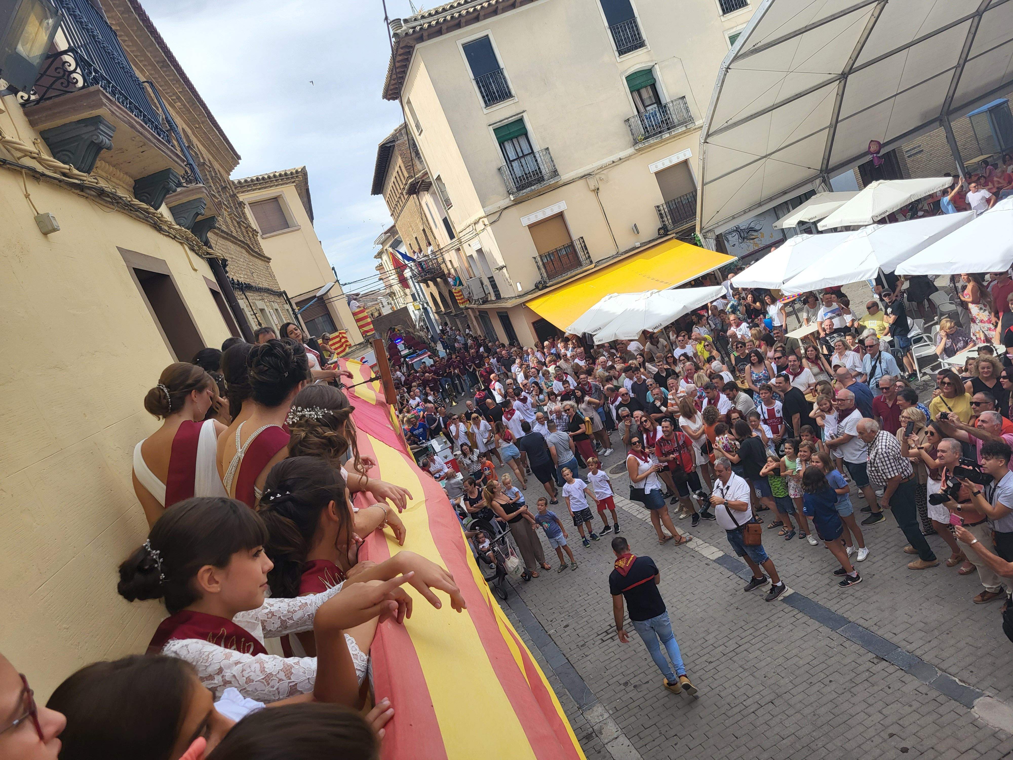 Gran chupinazo anunciador de las fiestas de Almudévar del año 2022. Foto Myriam Martínez 