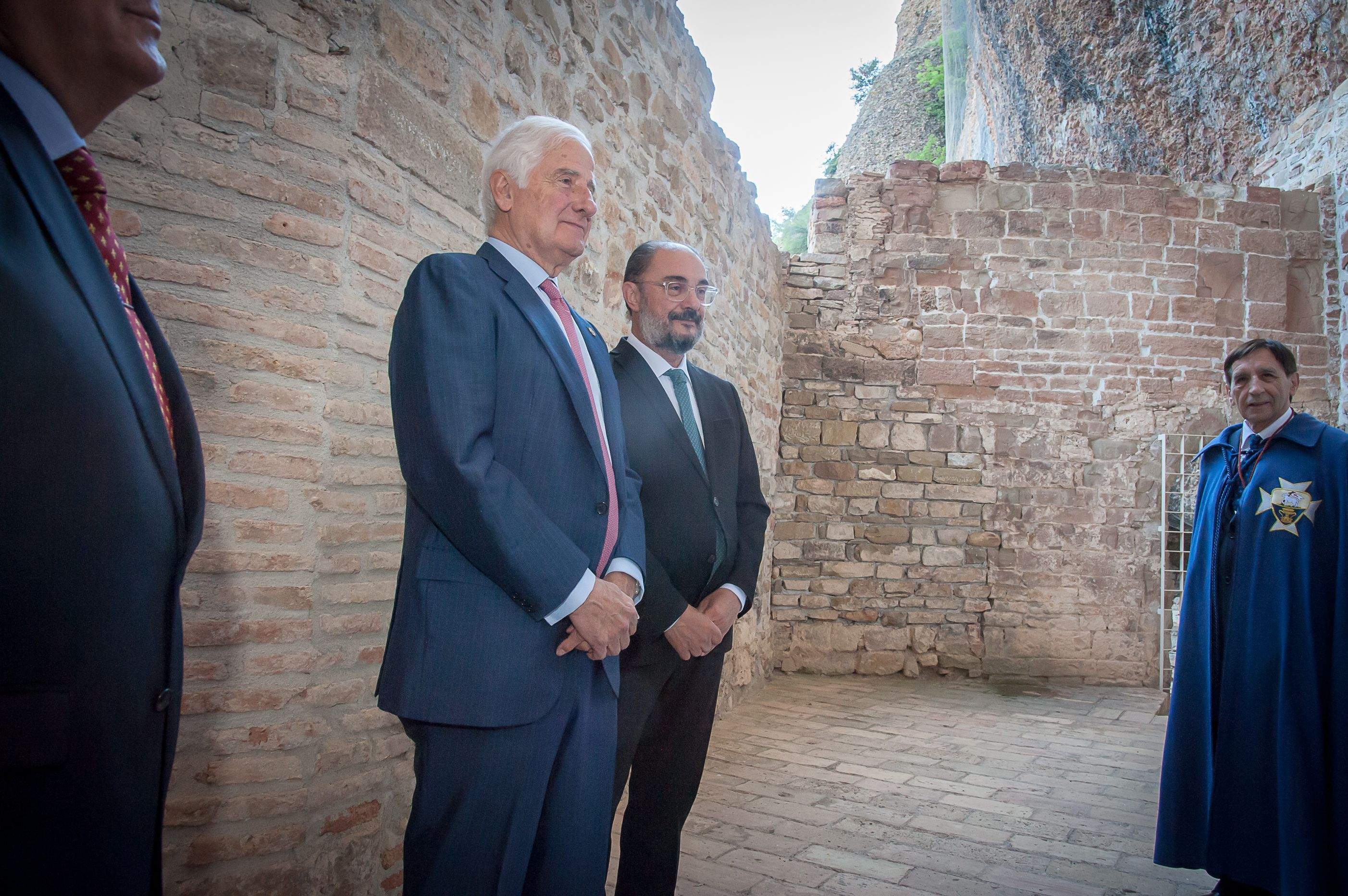 Homenaje a los Reyes de Aragón de la Hermandad de San Juan de la Peña