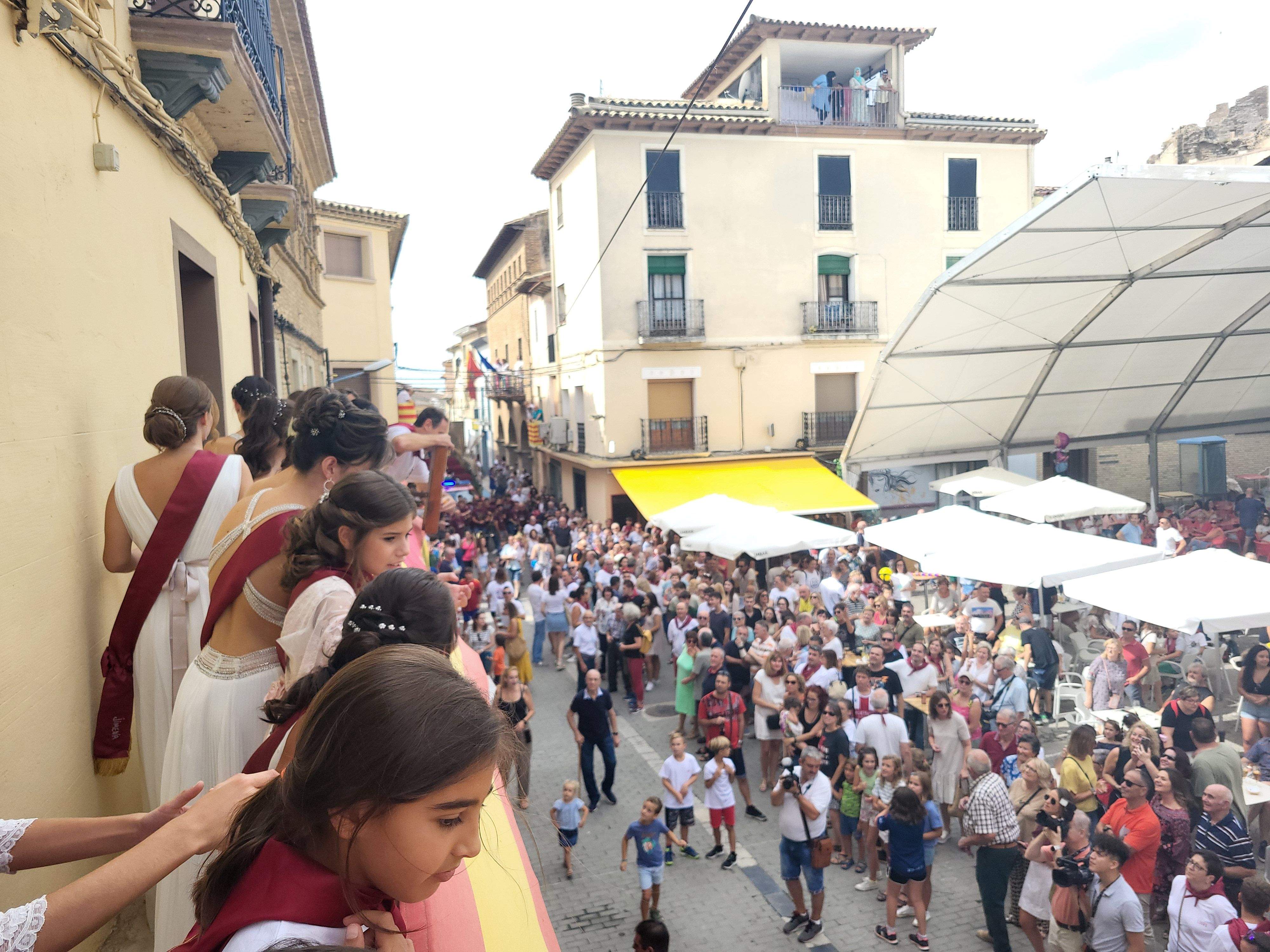 Gran chupinazo anunciador de las fiestas de Almudévar. Foto Myriam Martínez 