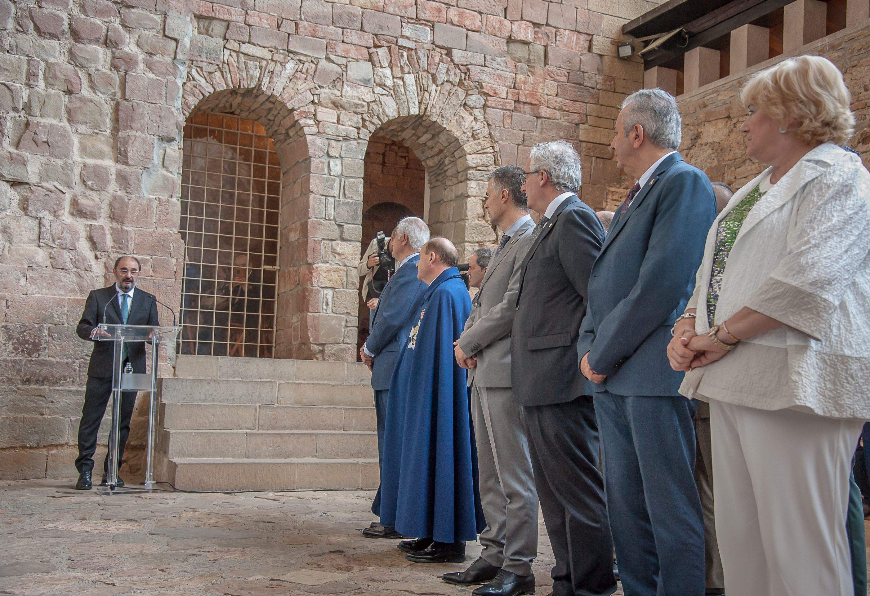 Homenaje a los Reyes de Aragón de la Hermandad de San Juan de la Peña