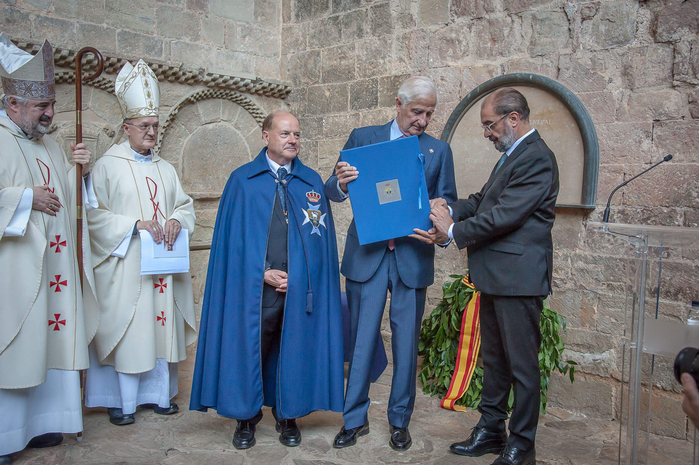 Homenaje a los Reyes de Aragón de la Hermandad de San Juan de la Peña