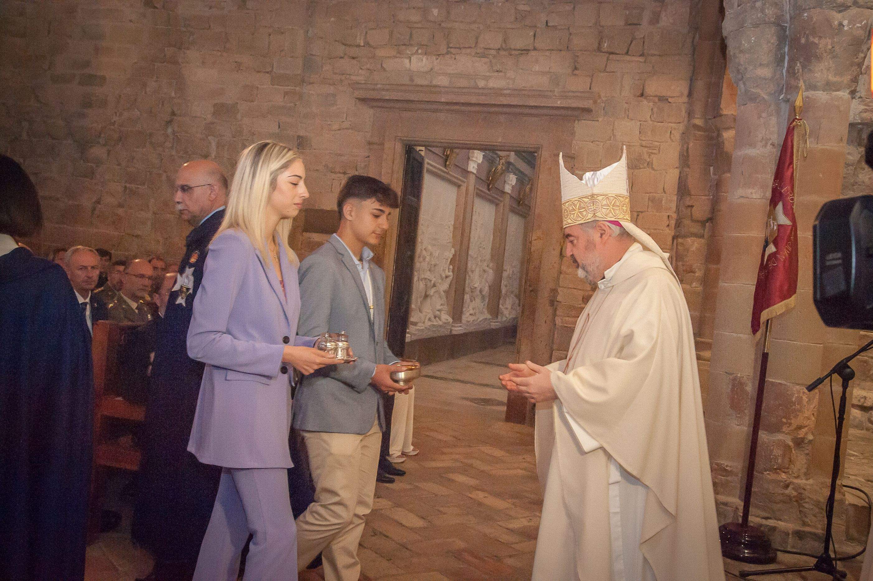 Homenaje a los Reyes de Aragón de la Hermandad de San Juan de la Peña