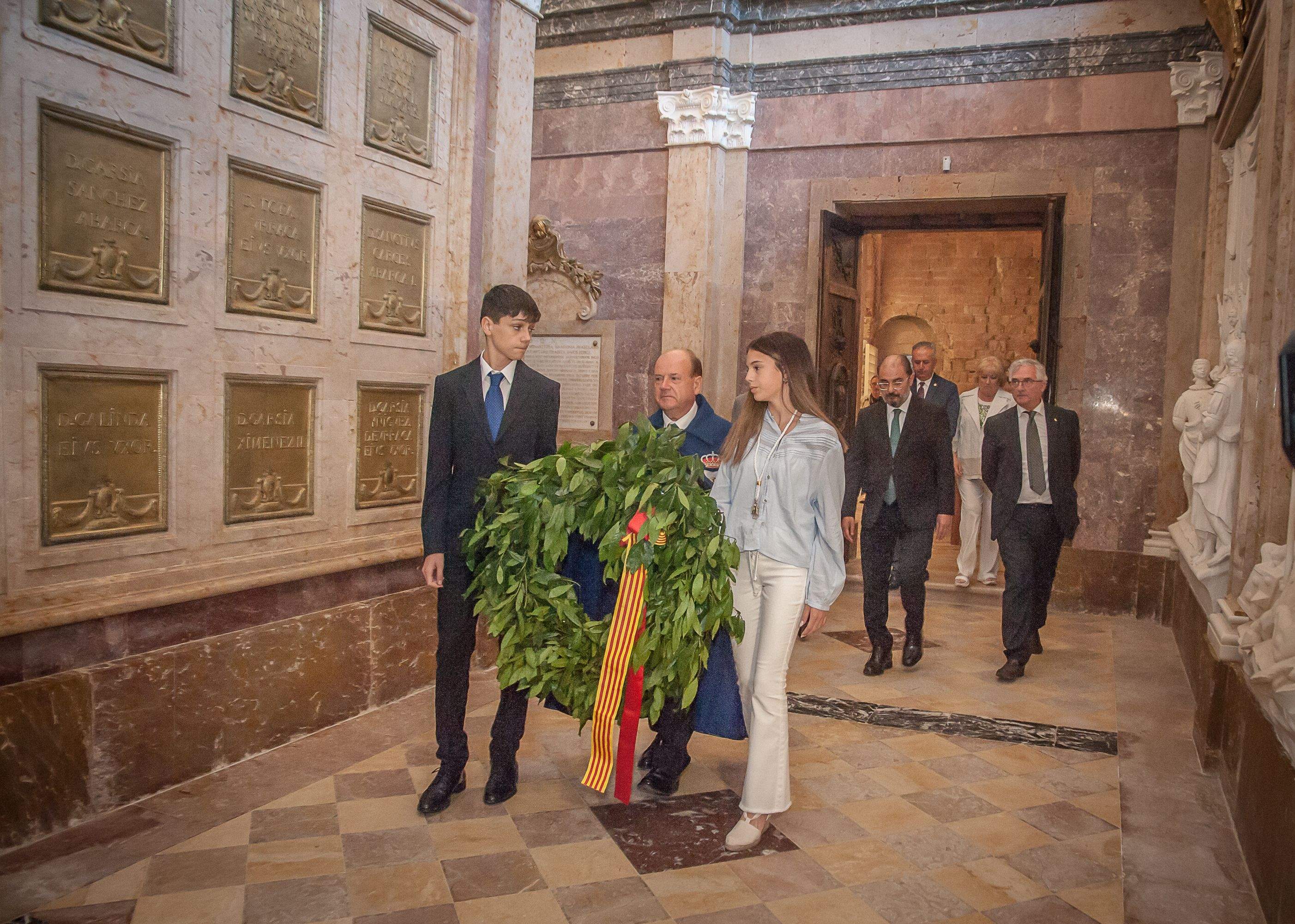 Homenaje a los Reyes de Aragón de la Hermandad de San Juan de la Peña