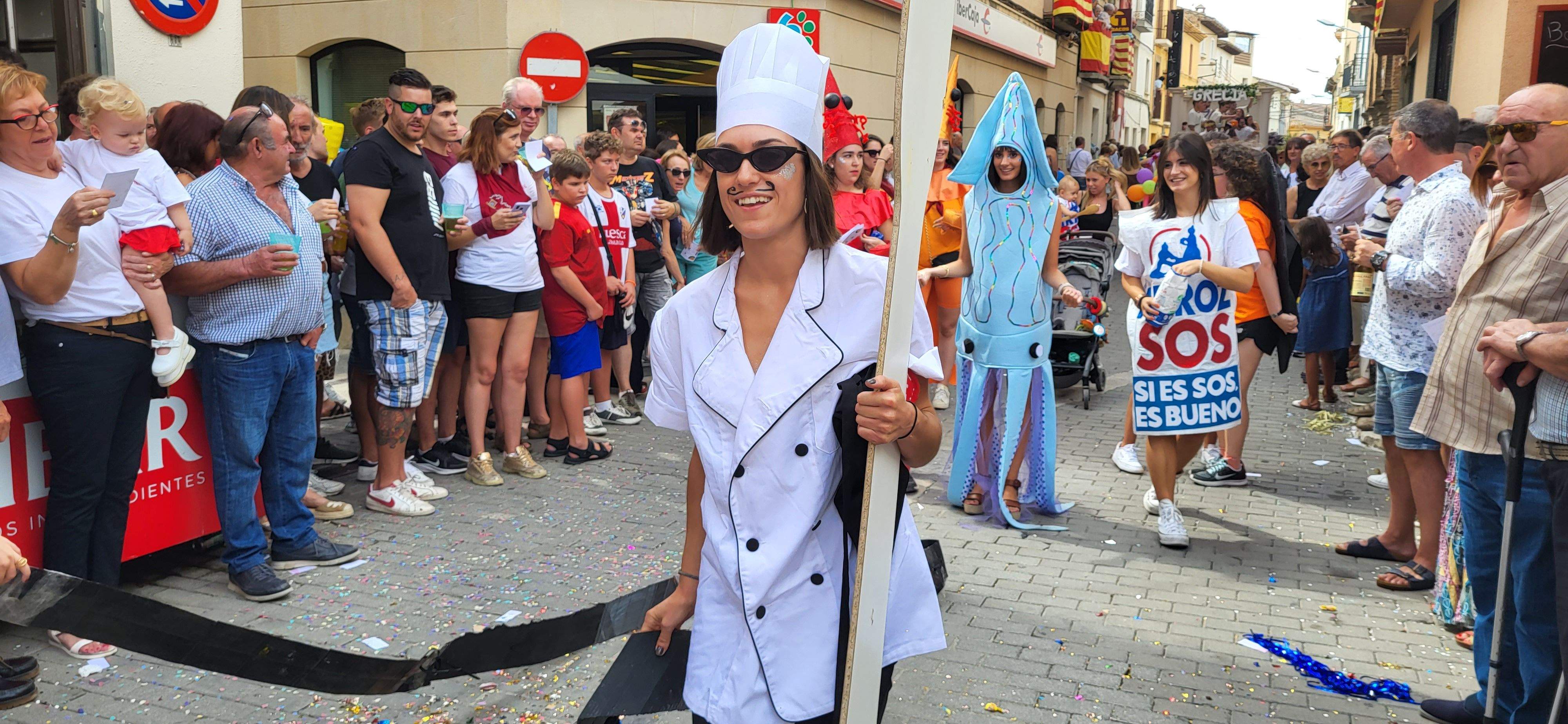 Cabalgata por las calles de Almudévar. Foto: Mercedes Manterola