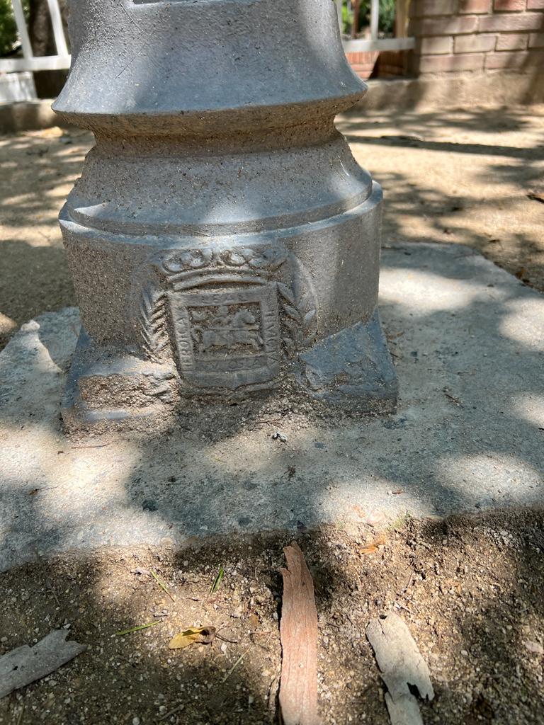 Escudos de Huesca con el lema Heroica, Leal, Invicta.  Foto Domingo