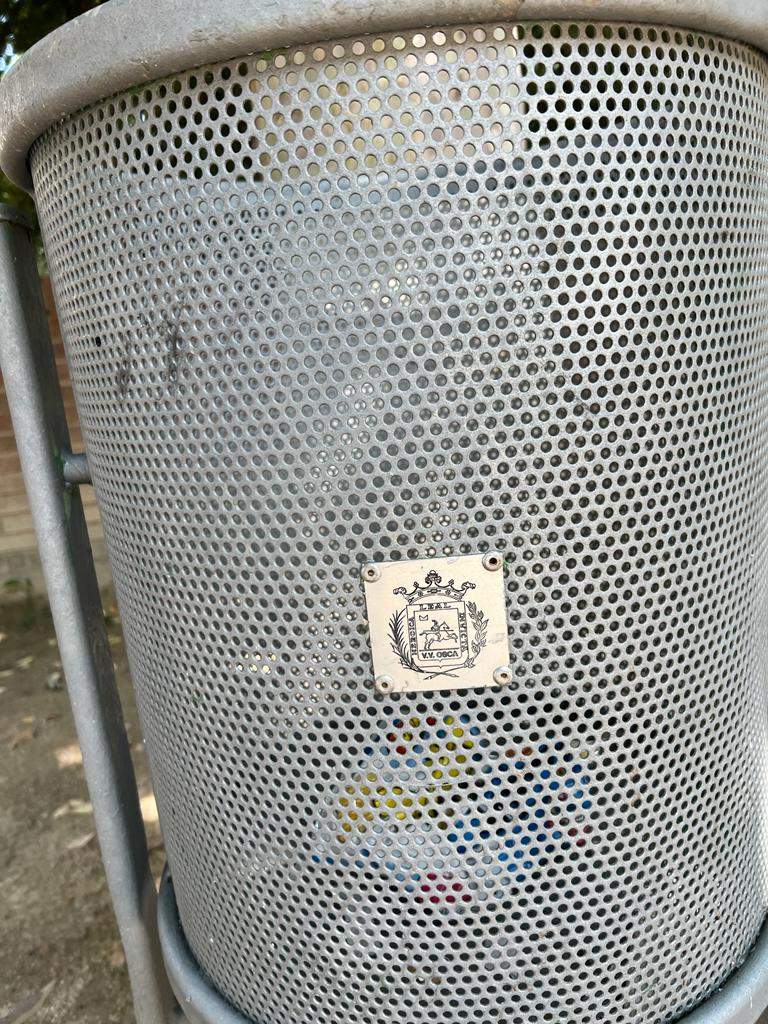 Escudos de Huesca con el lema Heroica, Leal, Invicta.  Foto Domingo