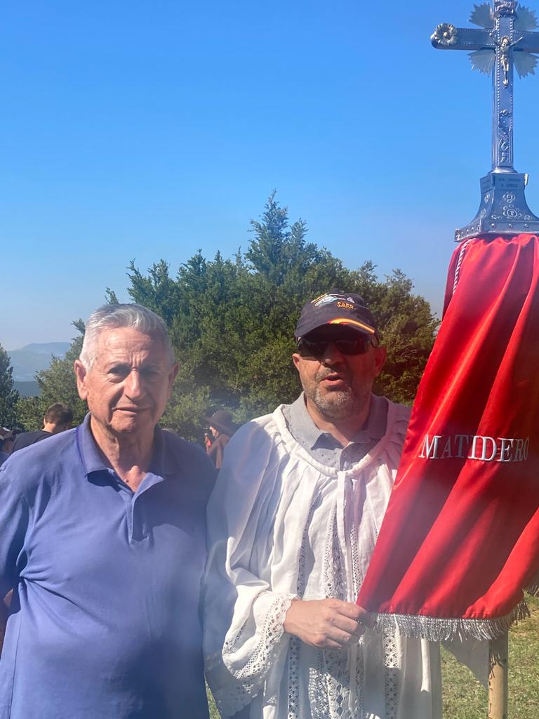 Román, un soriano en la procesión de Yebra de Basa. Foto Fichs