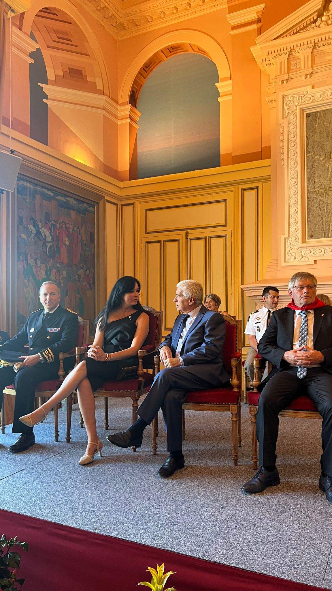 Lorena Orduna, con Gerard Tremege en la recepción oficial