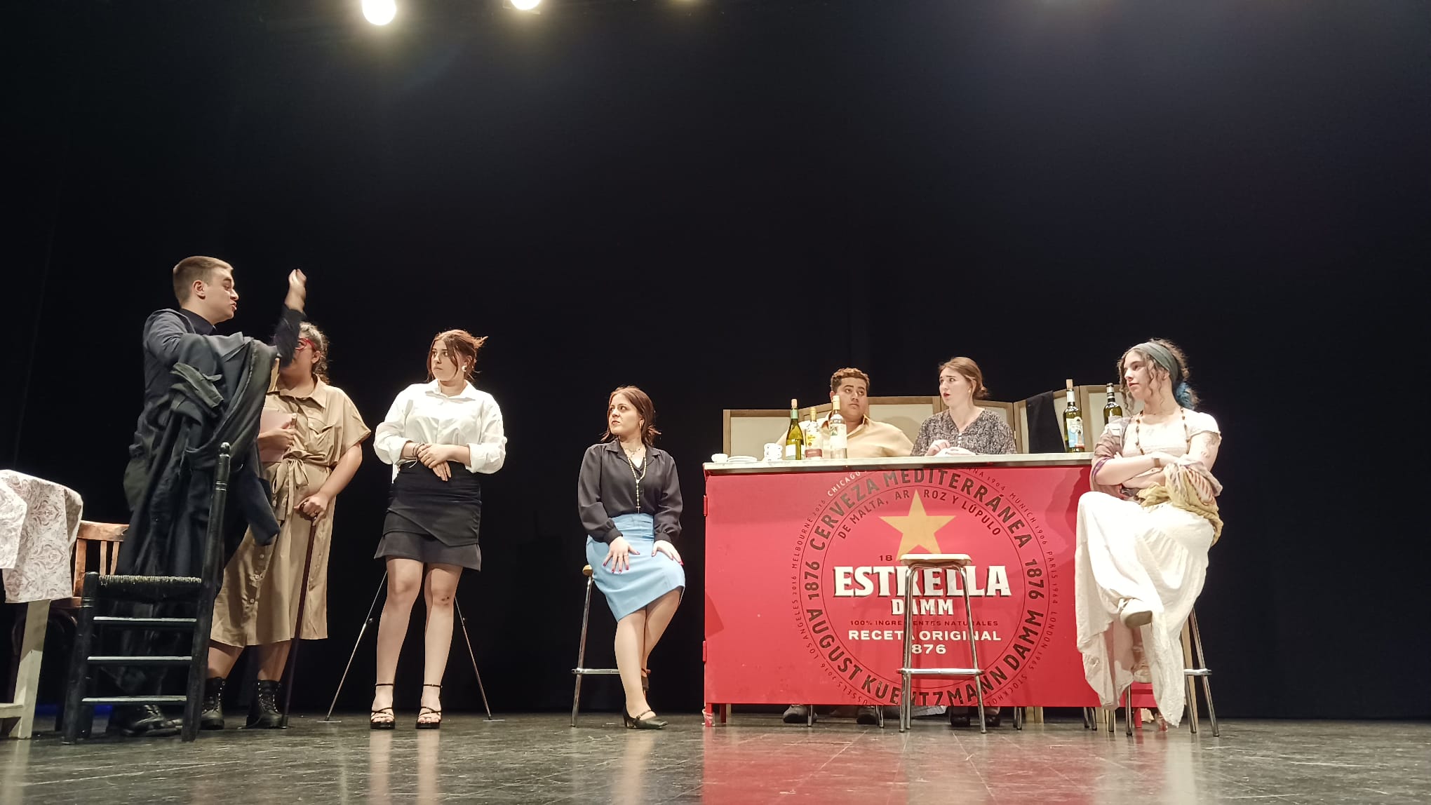 Espiral Teatro y "El Congelador". Foto La López