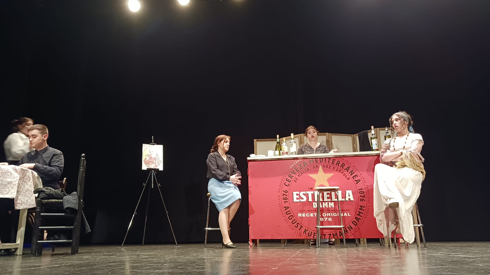 Espiral Teatro y "El Congelador". Foto La López