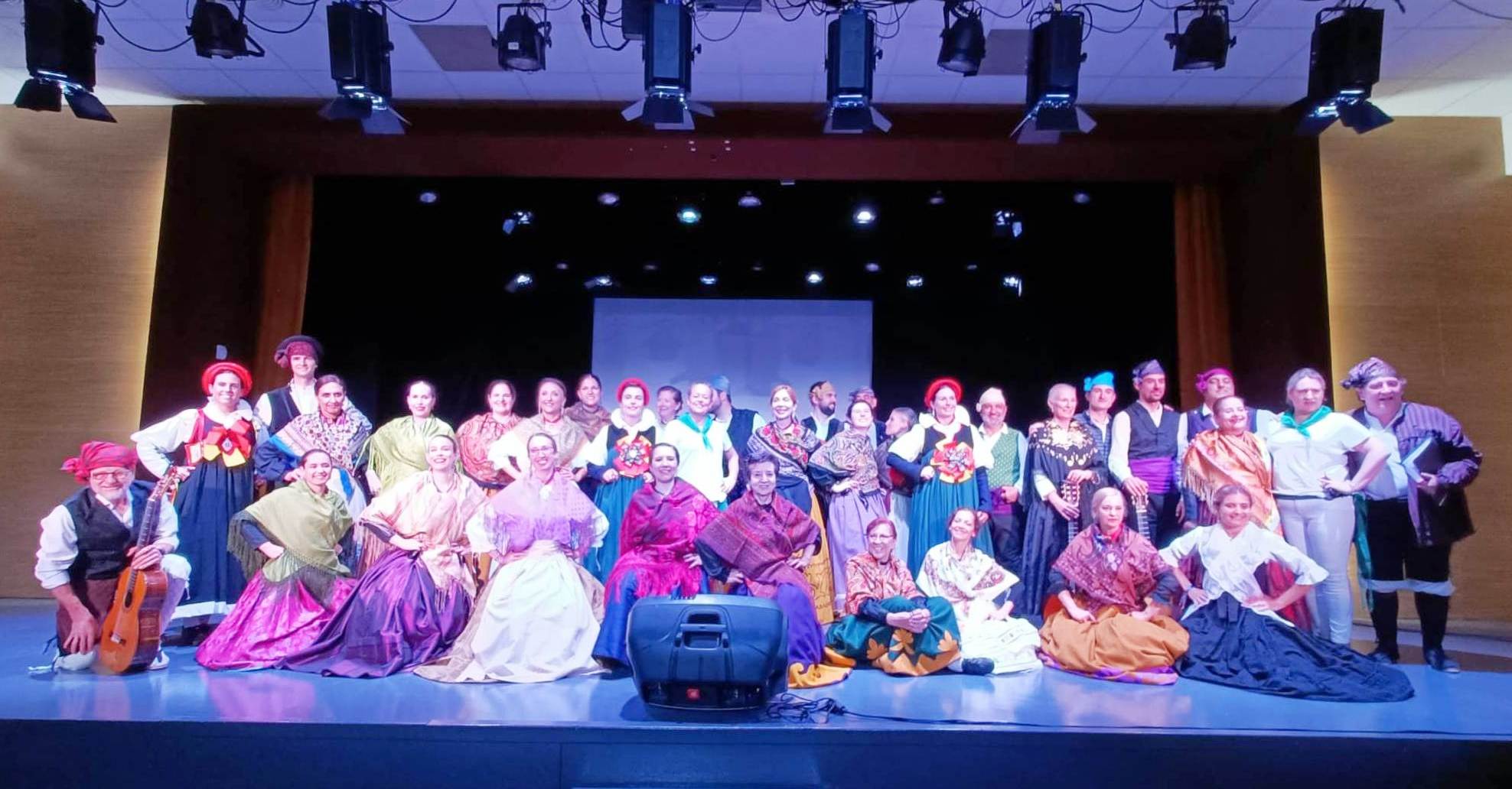 Fotografía de familia en la Casa de Aragón en Madrid