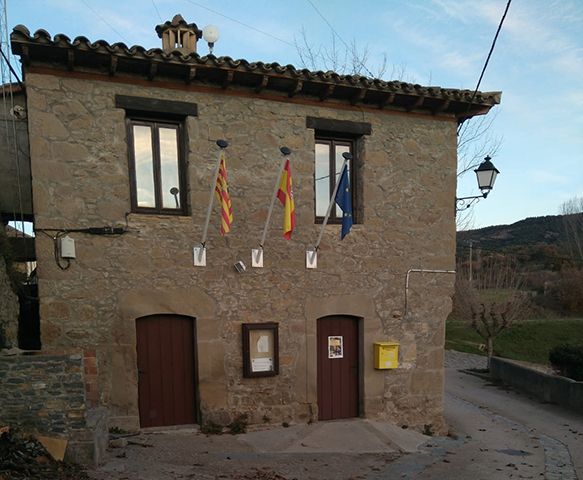 Ayuntamiento de Bárcabo, uno de los núcleos que se quedan sin servicio de cartero