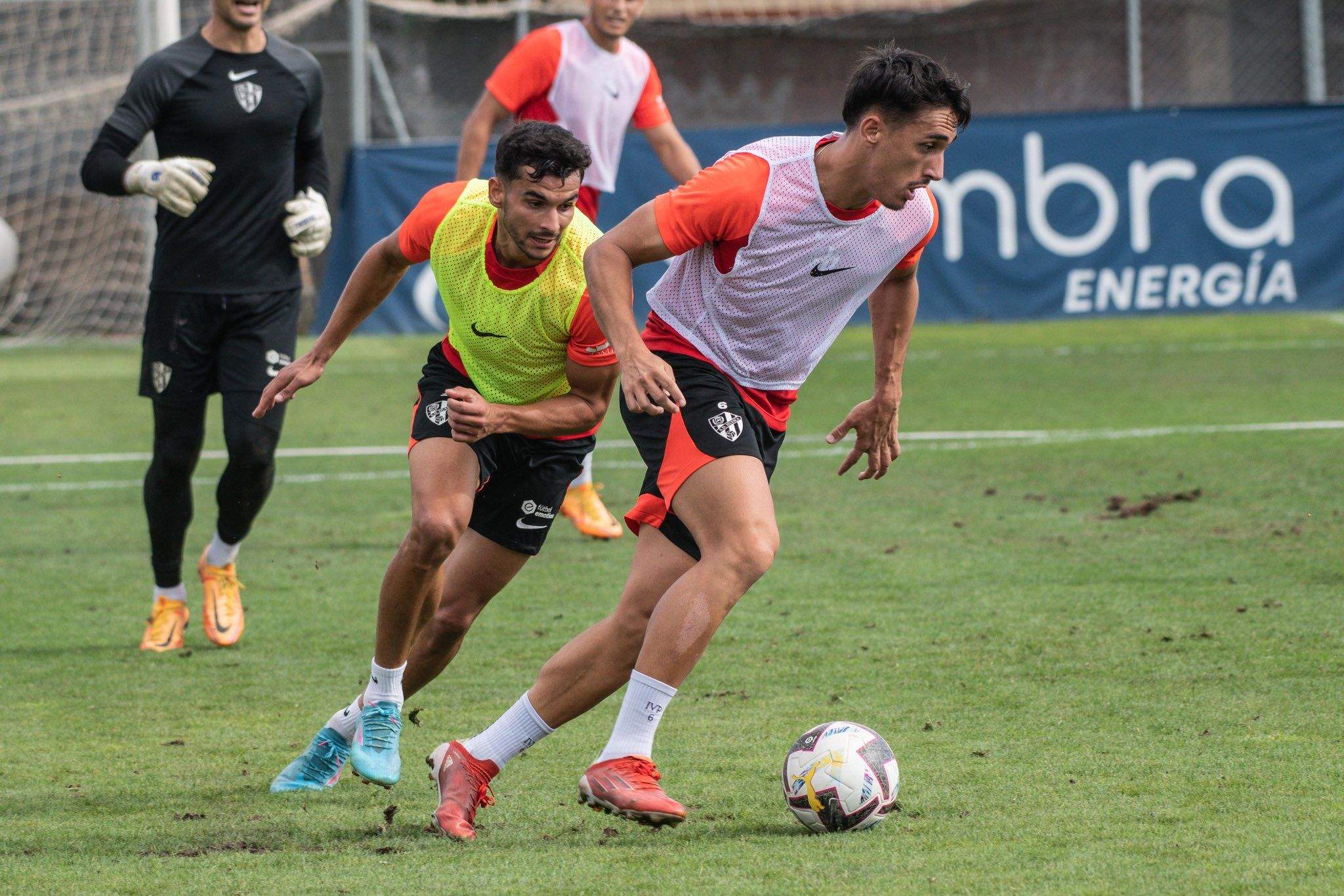 Un momento del entrenamiento de este miércoles en el Pirámide. Foto: SD Huesca