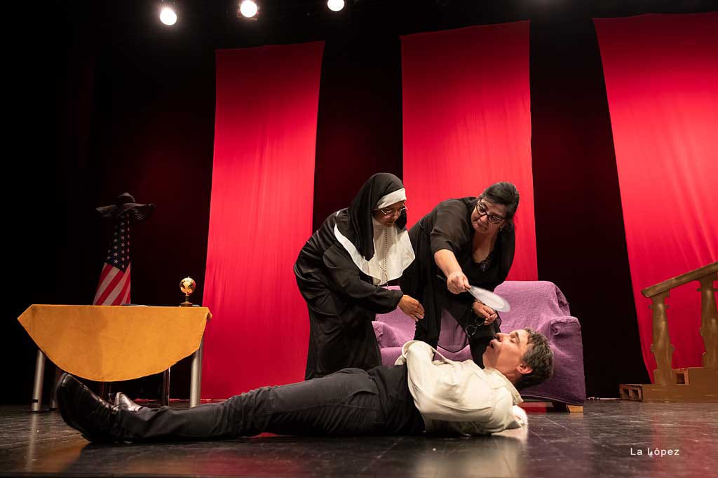 Lunátika, representando "No te bebas el agua". Foto La López