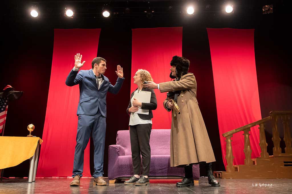 Lunátika, representando "No te bebas el agua". Foto La López