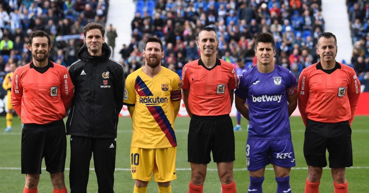 Jaime Latre (junto a Messi) sigue en el VAR de Primera División y Tresaco (izquierda) causa baja como asistente en Primera.