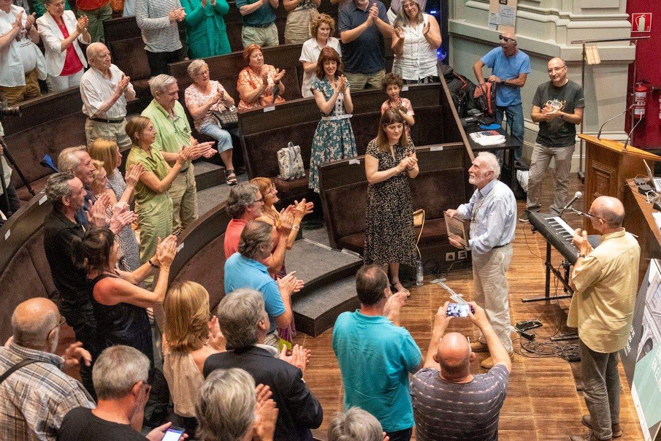 Homenaje a Eduardo Martínez de Pisón de la Plataforma en Defensa de las Montañas.