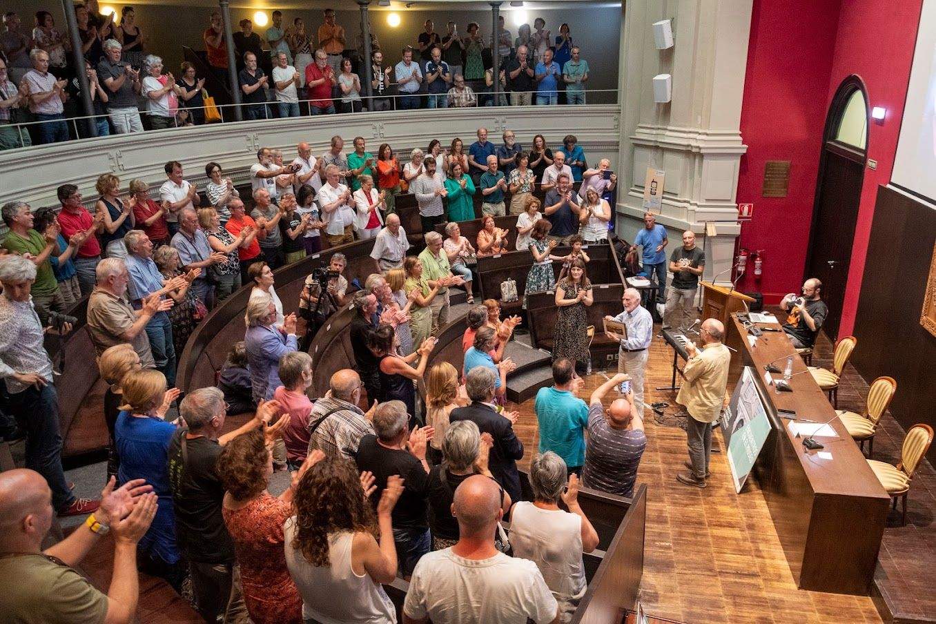 Homenaje a Eduardo Martínez de Pisón de la Plataforma en Defensa de las Montañas.