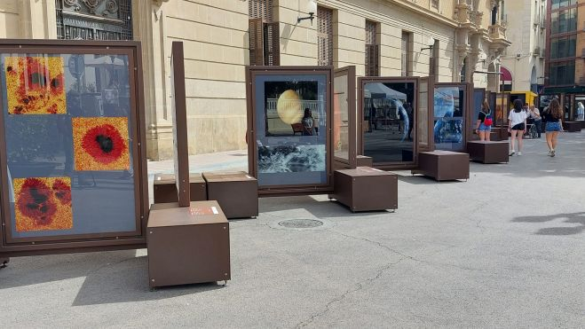 Exposición en la plaza de Navarra