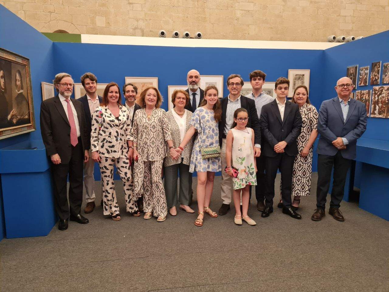 Asistentes a la inauguración de la exposición 150 aniversario de la fundación del Museo de Huesca.anf