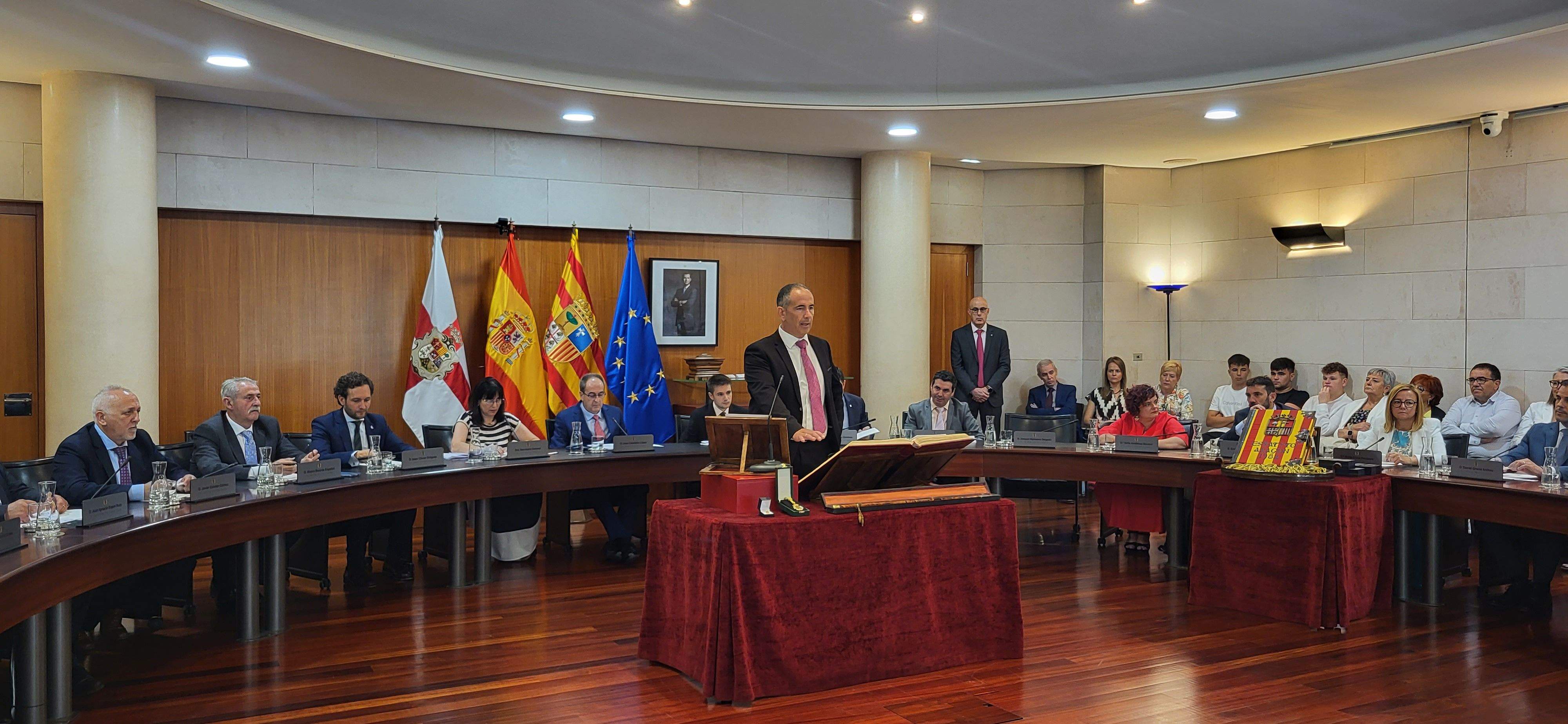 Constitución de la Diputación Provincial de Huesca. Foto Myriam Martínez