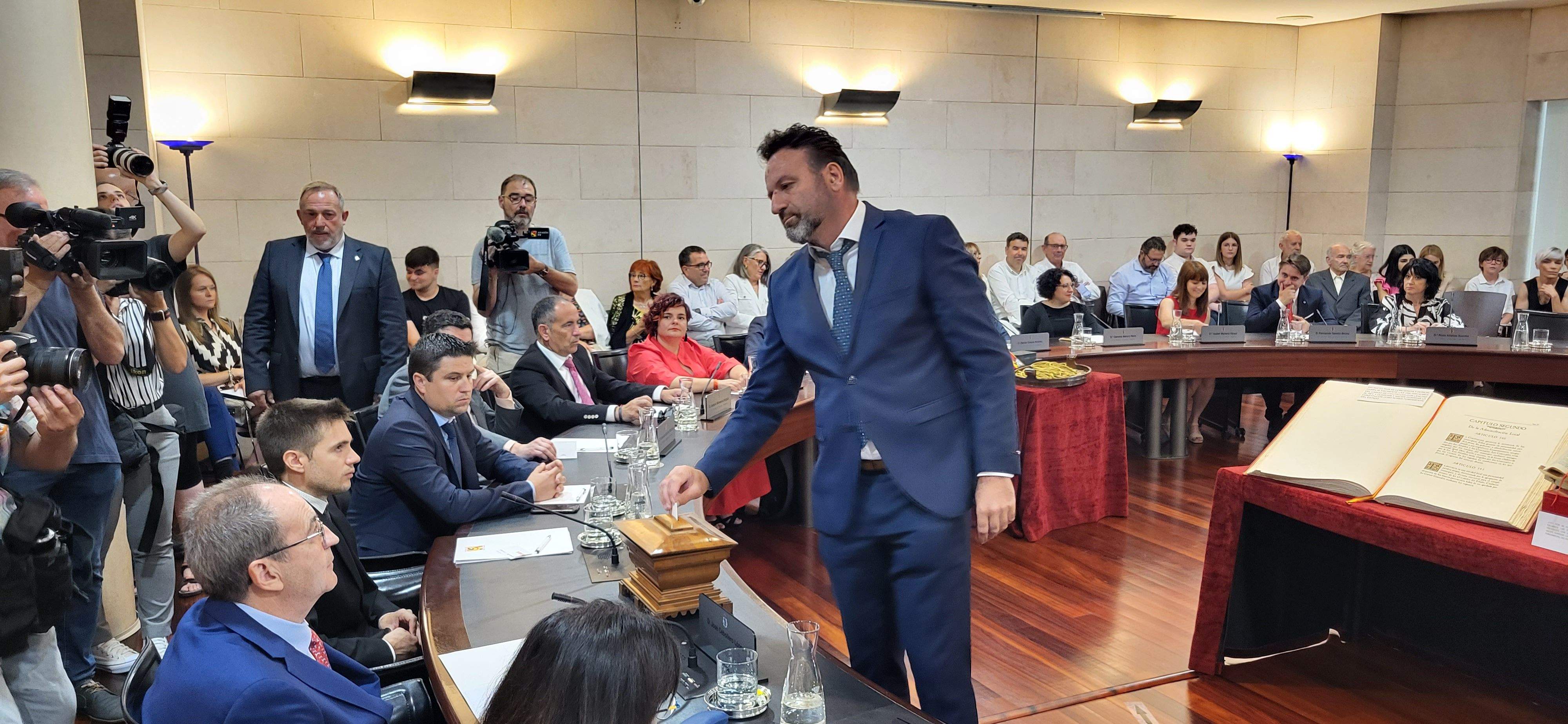 Constitución de la Diputación Provincial de Huesca. Foto Myriam Martínez