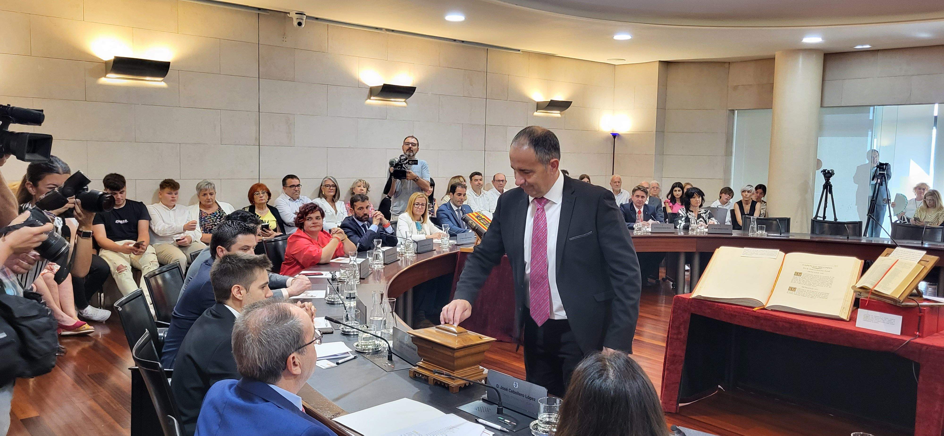 Constitución de la Diputación Provincial de Huesca. Foto Myriam Martínez