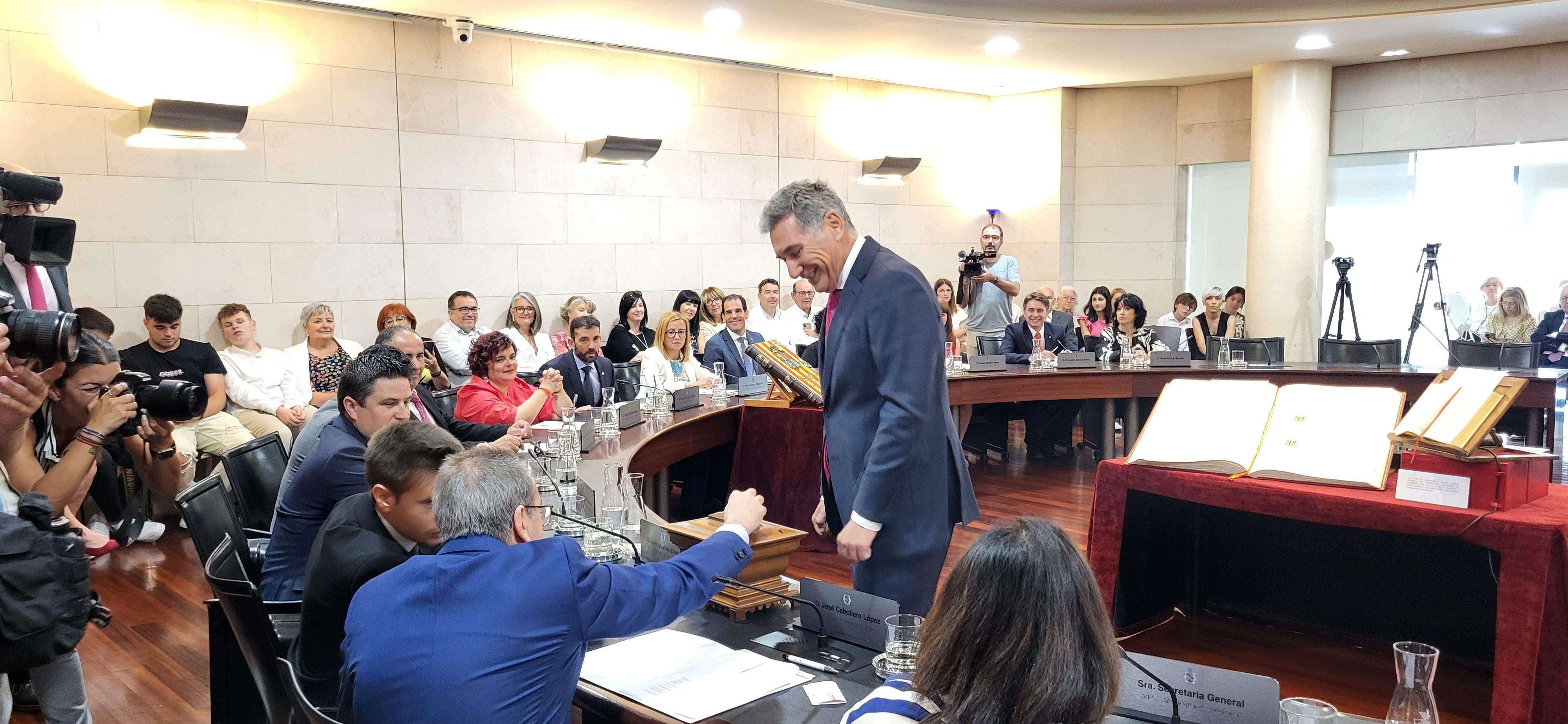 Constitución de la Diputación Provincial de Huesca. Foto Myriam Martínez