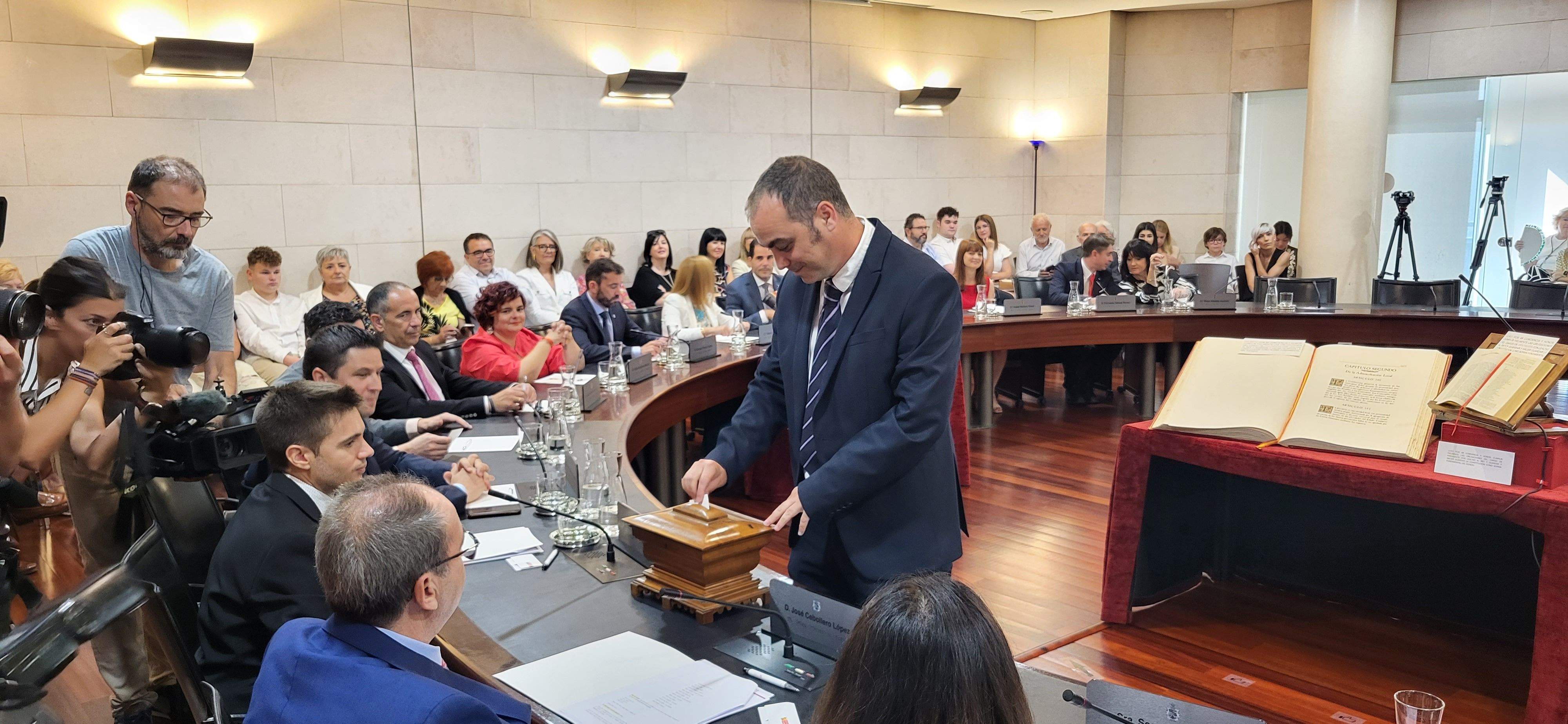 Constitución de la Diputación Provincial de Huesca. Foto Myriam Martínez