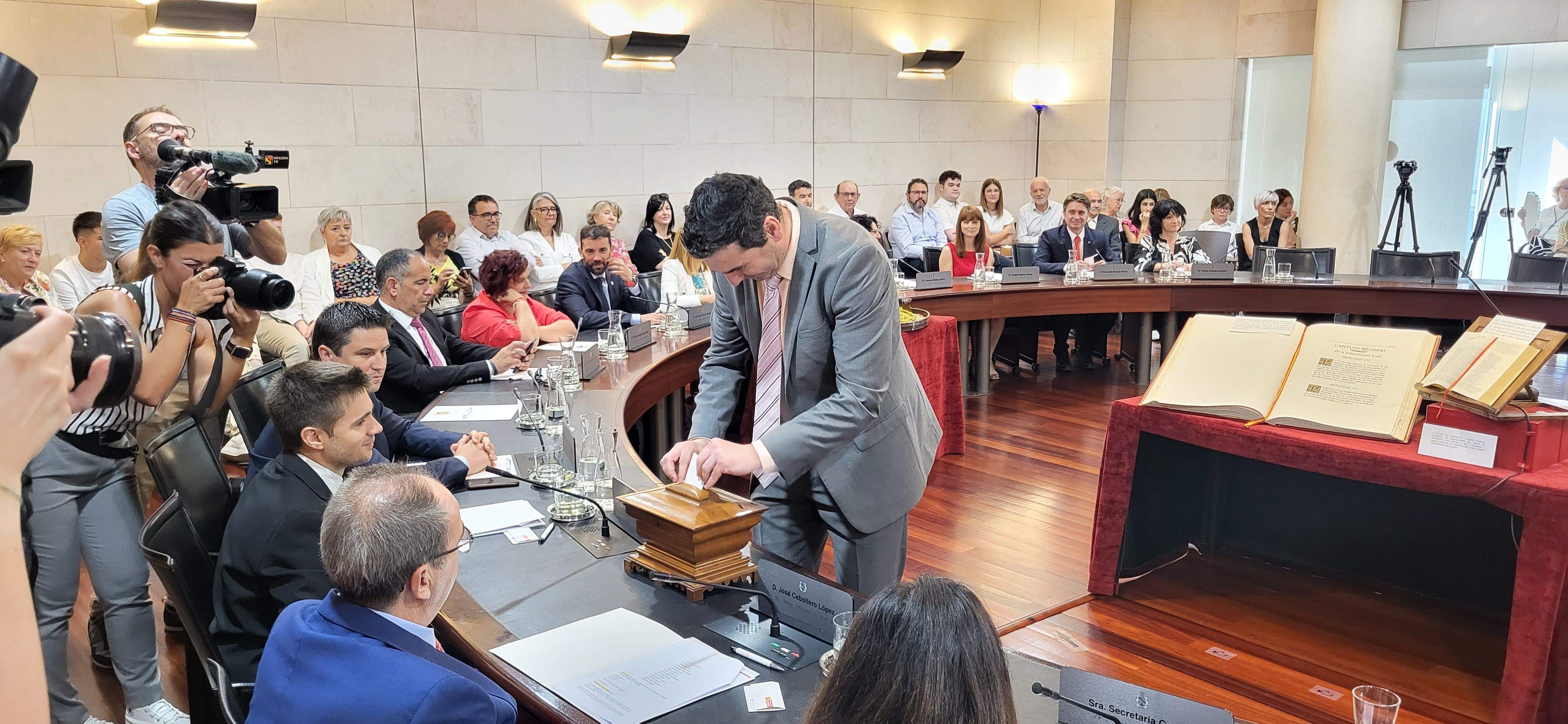 Constitución de la Diputación Provincial de Huesca. Foto Myriam Martínez