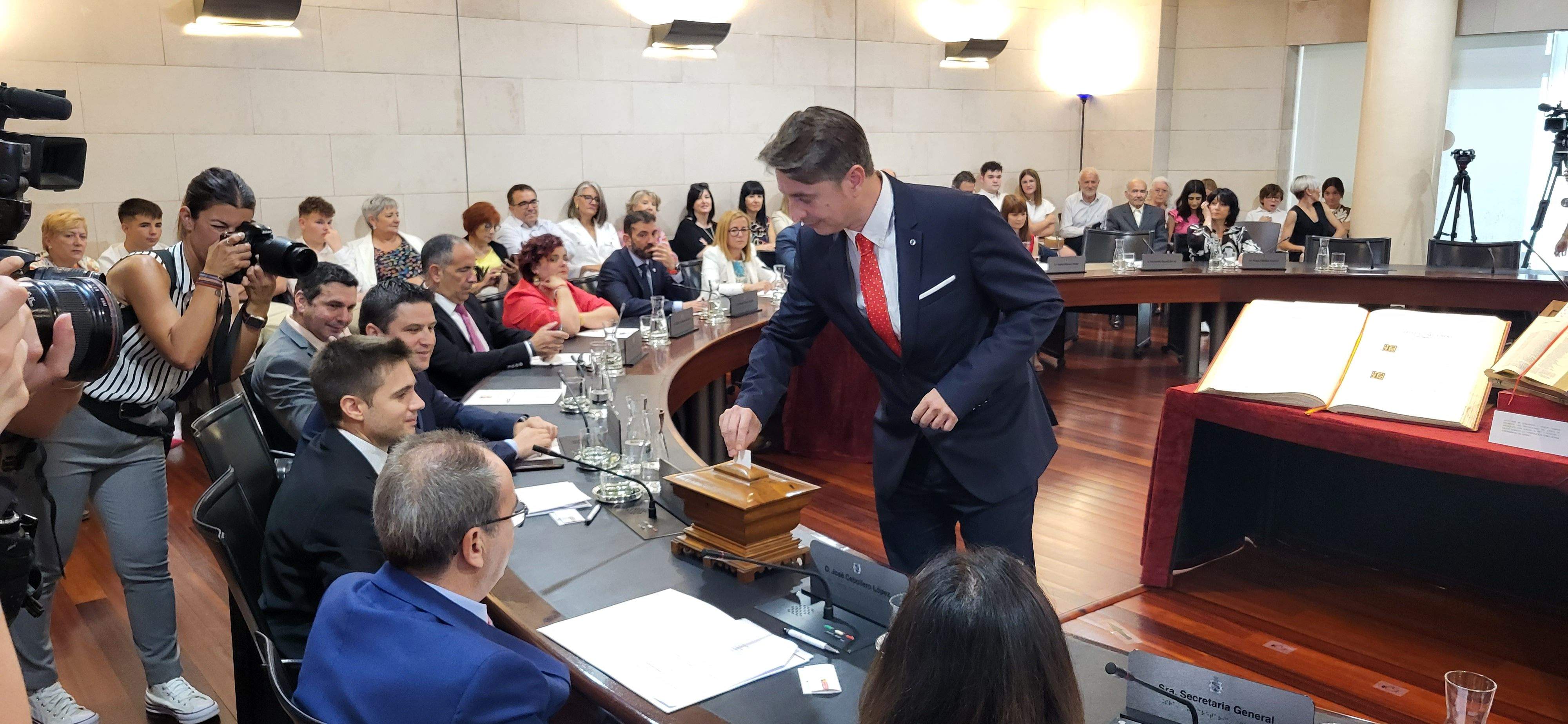 Constitución de la Diputación Provincial de Huesca. Foto Myriam Martínez