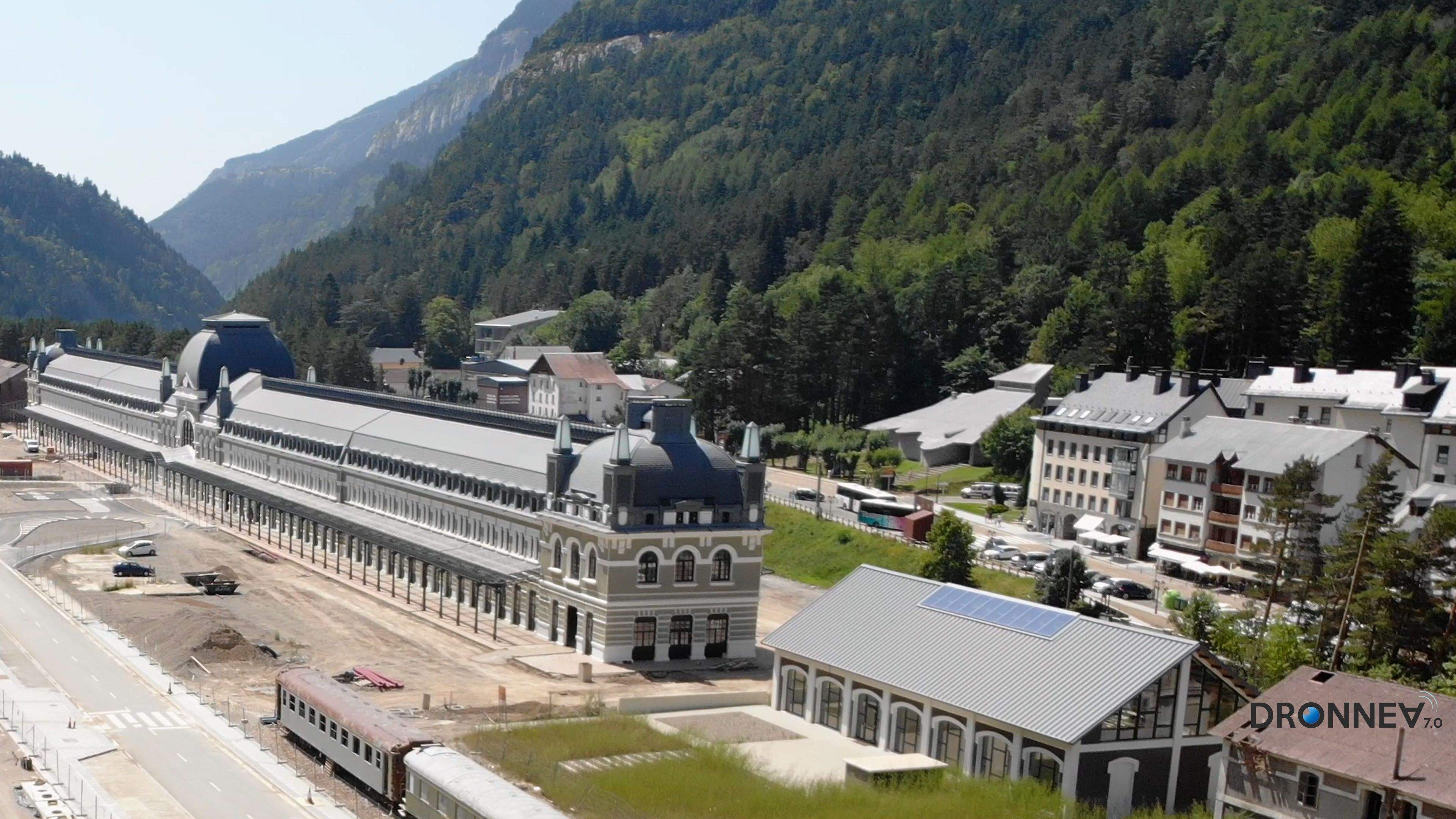 Películas de mercancías y de oro nazi arrebatado a los judíos (1942-1945). Uniformes de la Gestapo y de la SS. Se mezclan las lenguas alemana, la romanche suiza, española, portuguesa…