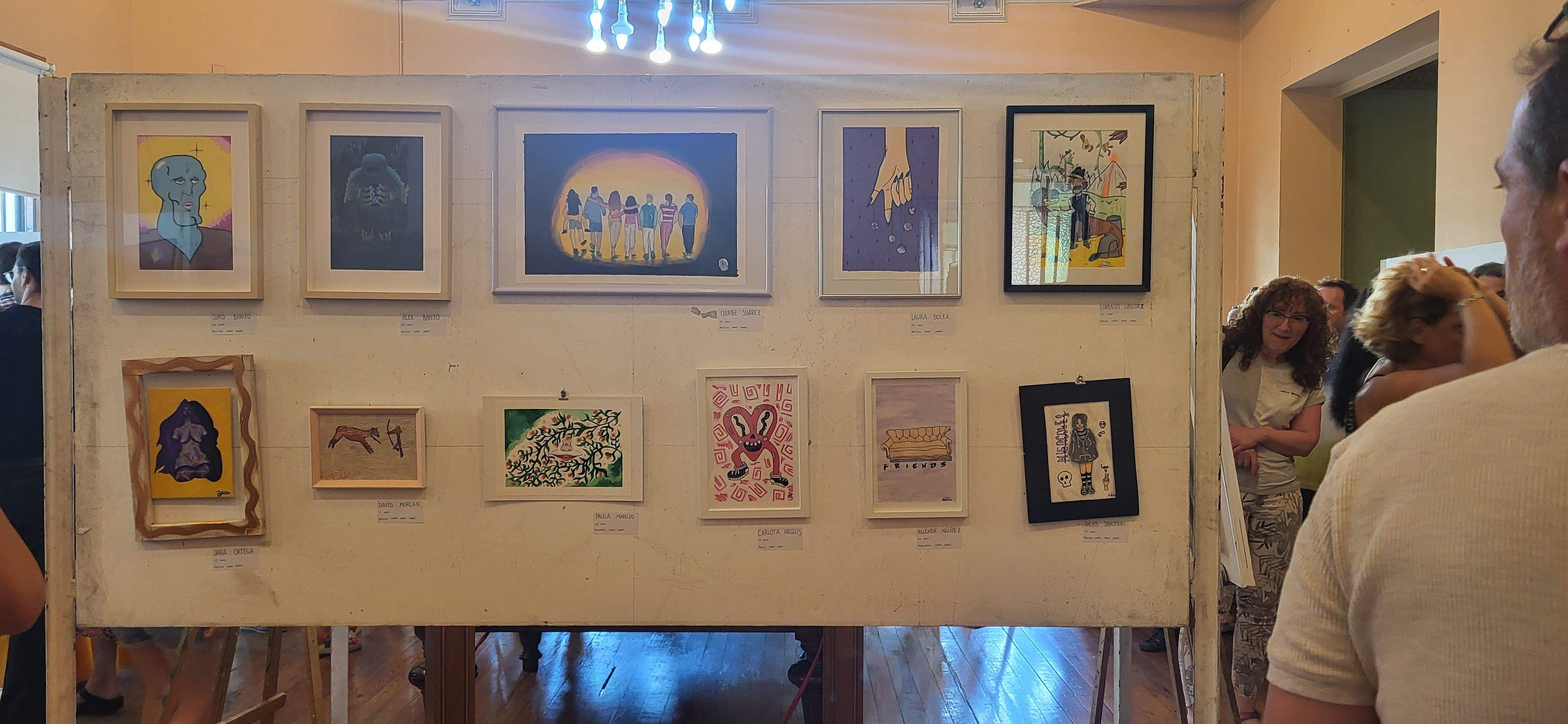 Exposición de la Escuela Fernando Sanagustín en el Casino oscense. Foto Myriam Martínez