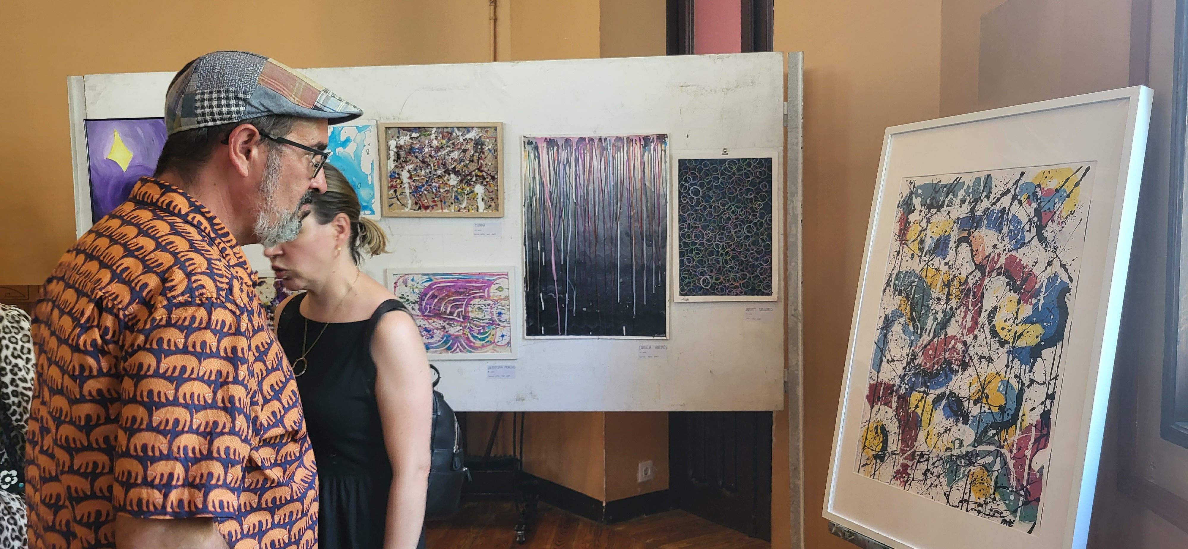 Exposición de la Escuela Fernando Sanagustín en el Casino oscense. Foto Myriam Martínez