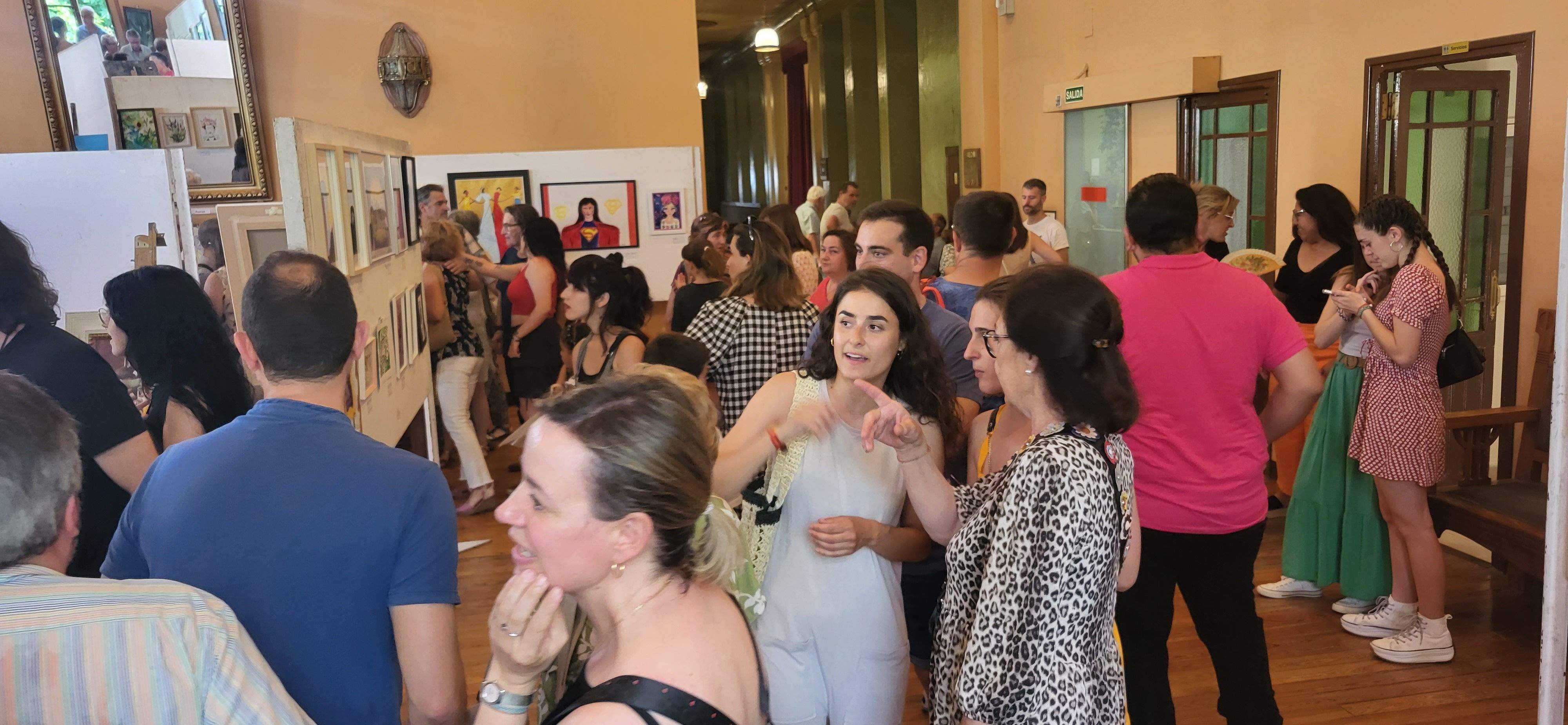 Exposición de la Escuela Fernando Sanagustín en el Casino oscense. Foto Myriam Martínez