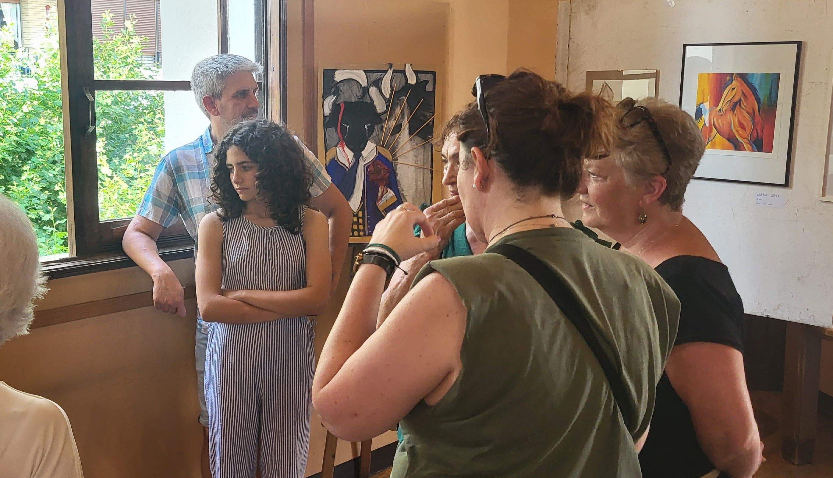 Exposición de la Escuela Fernando Sanagustín en el Casino oscense. Foto Myriam Martínez