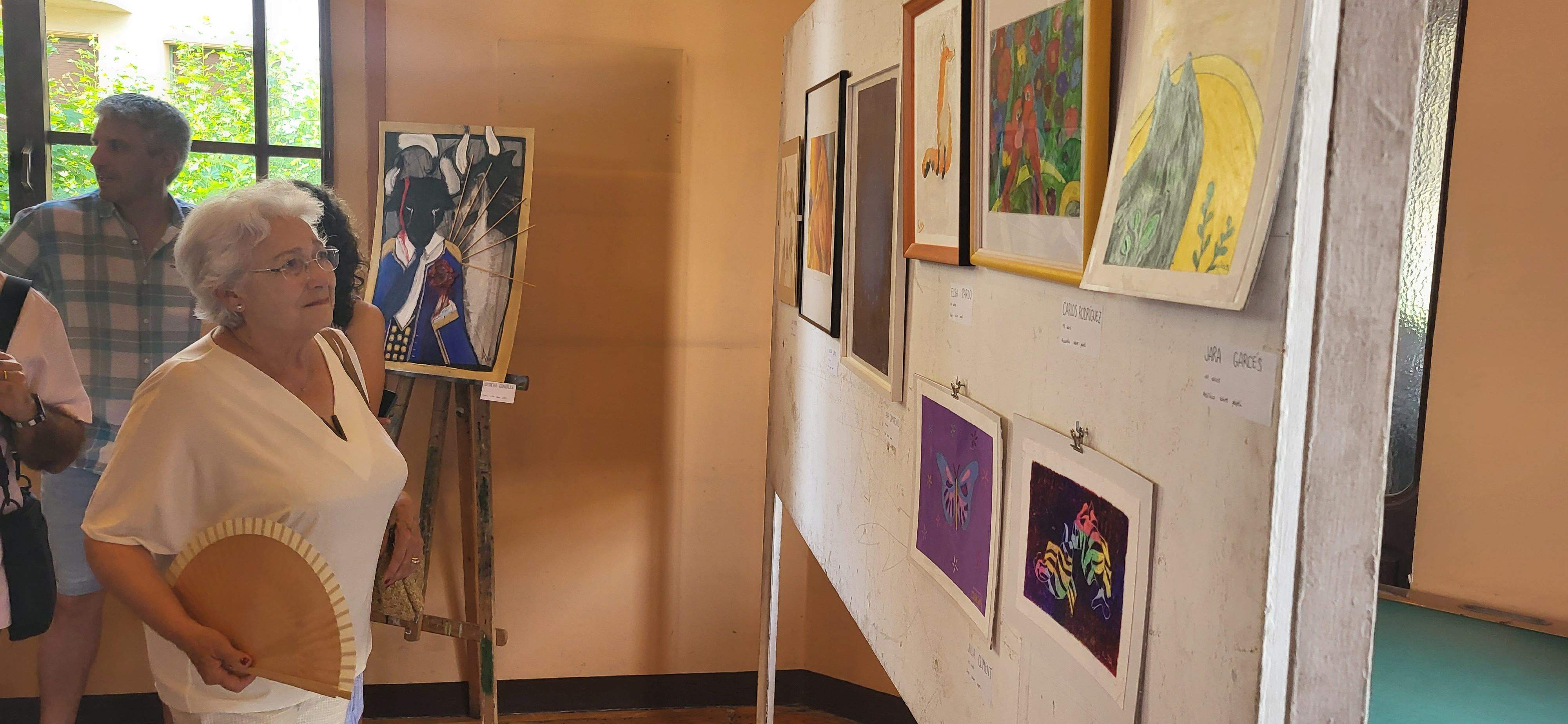 Exposición de la Escuela Fernando Sanagustín en el Casino oscense. Foto Myriam Martínez