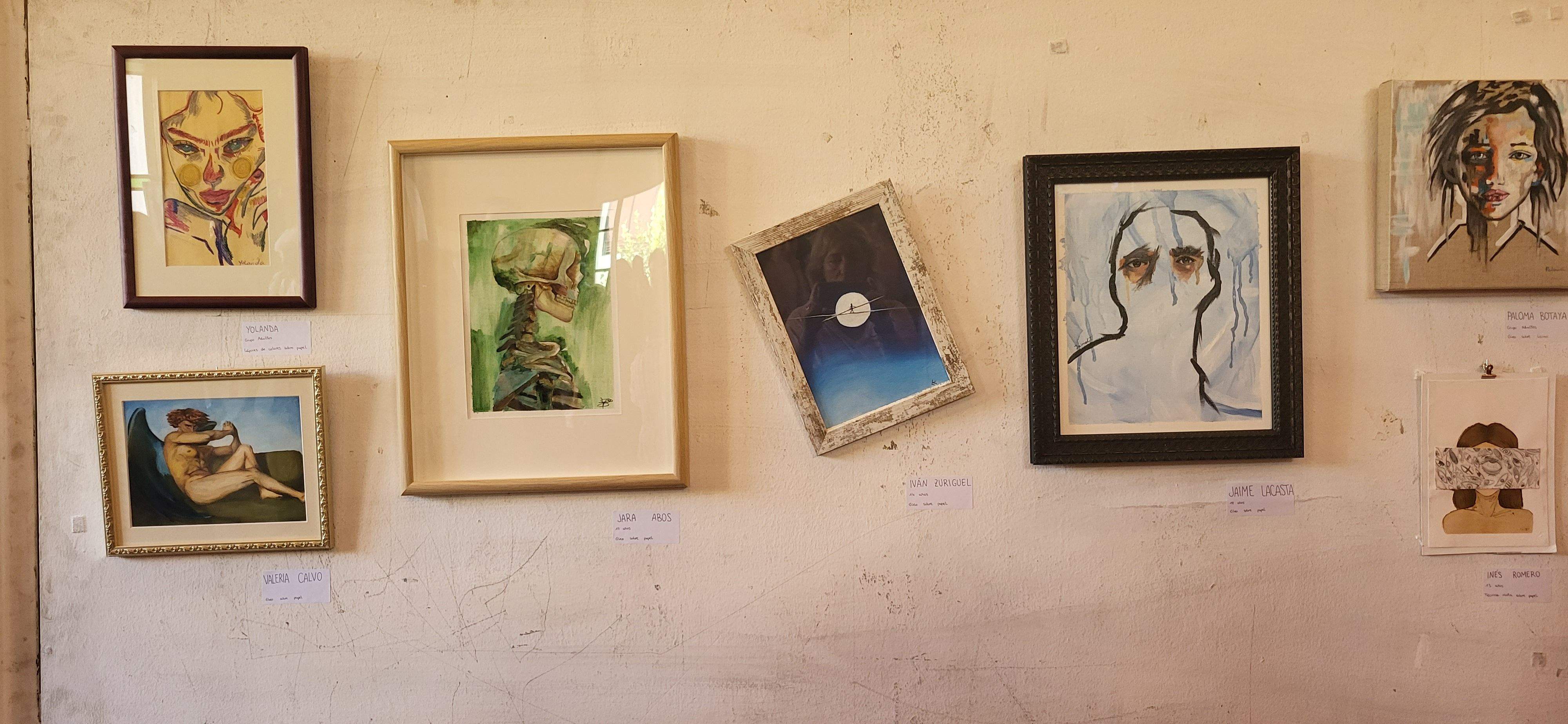 Exposición de la Escuela Fernando Sanagustín en el Casino oscense. Foto Myriam Martínez