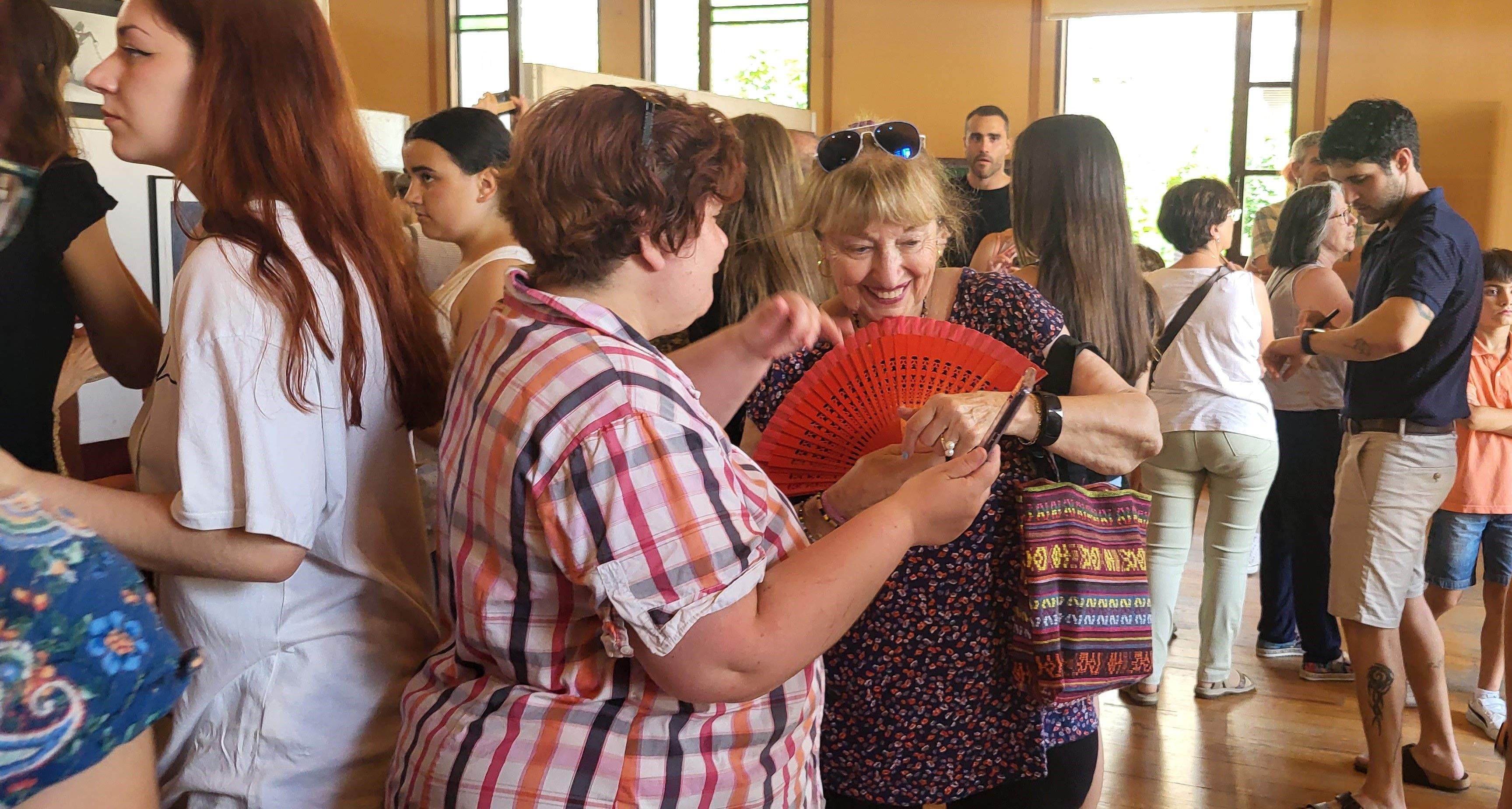 Exposición de la Escuela Fernando Sanagustín en el Casino oscense. Foto Myriam Martínez
