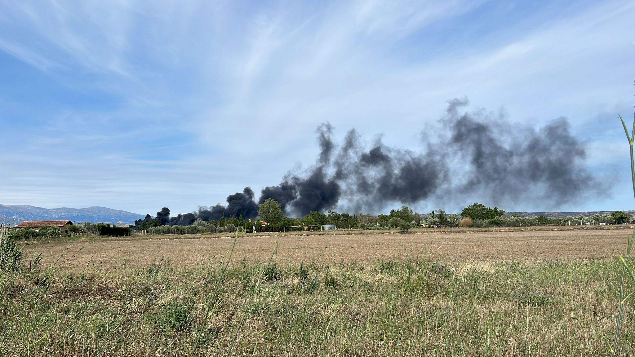 Incendio en la carretera de Vicién.