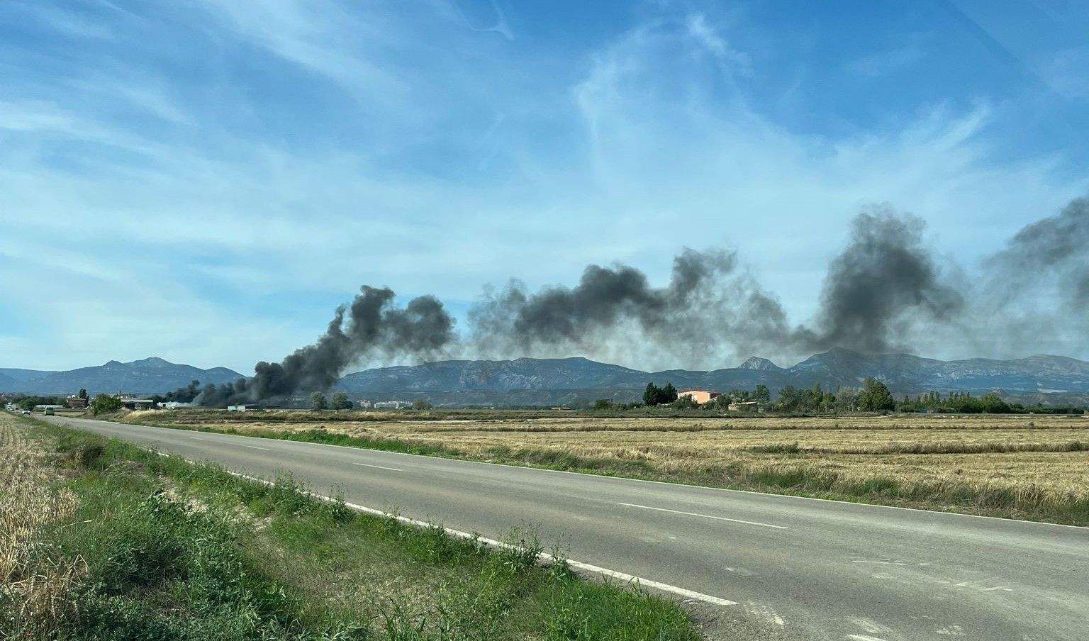 Incendio en la carretera de Vicién.