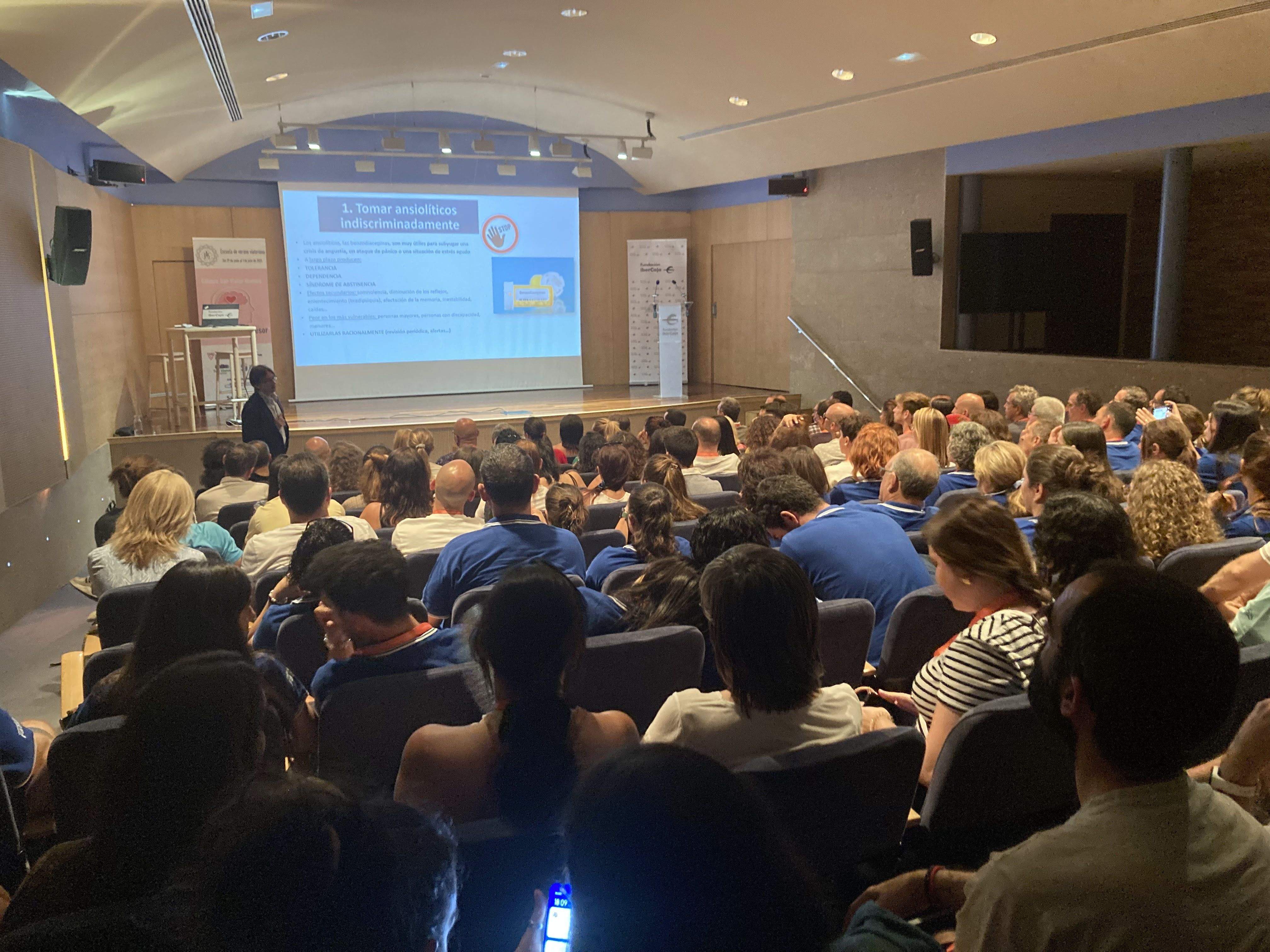 Imágenes de la 32ª escuela de verano del  colegio San Viator. Javier Olivera: "Un buen maestro puede cambiar la vida de sus alumnos"