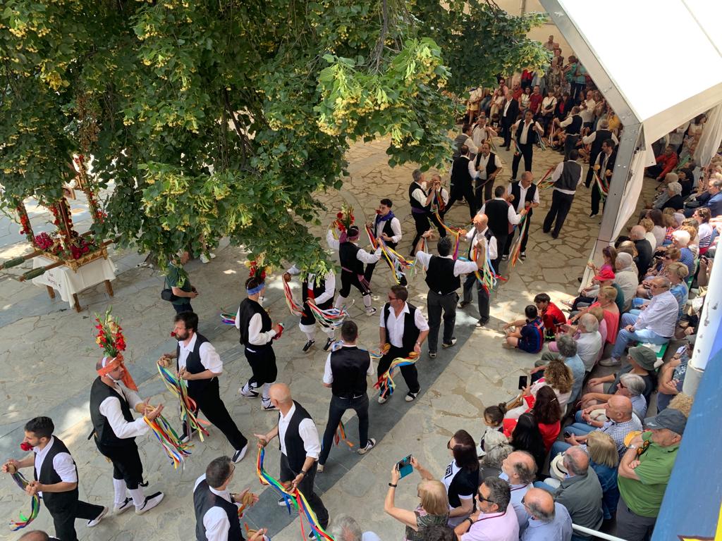 Celebración del día de San Marcial en Benasque con el Ball dels omes.