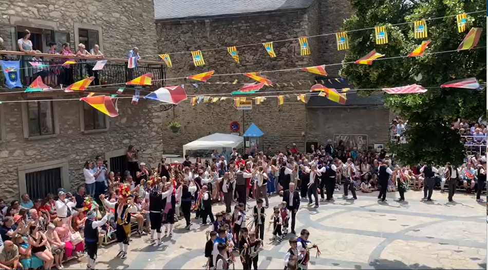 Celebración del día de San Marcial en Benasque con el Ball dels omes.
