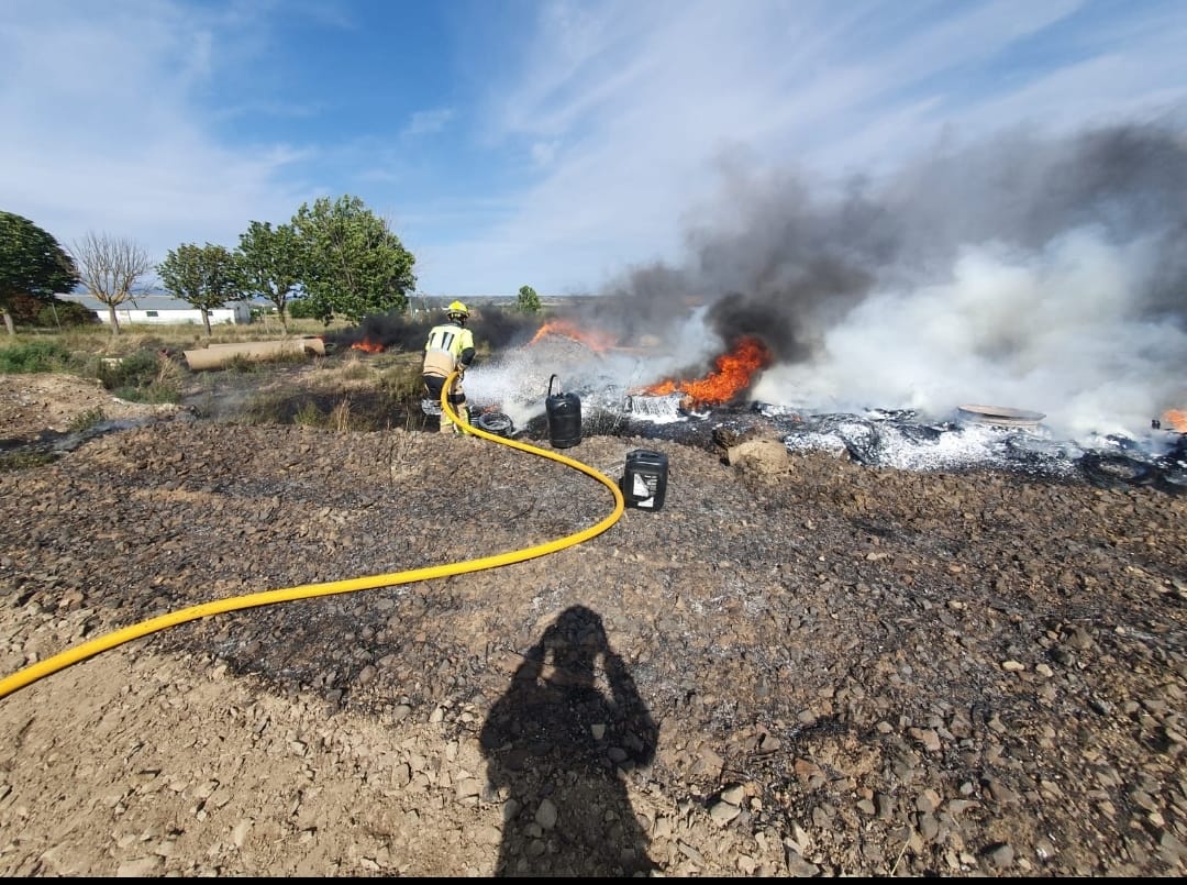 Incendio en la carretera de Vicién.