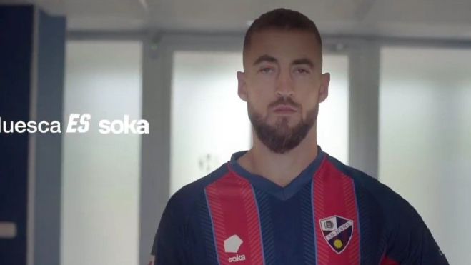 Jorge Pulido con la nueva camiseta Jorge Pulido con la nueva camiseta