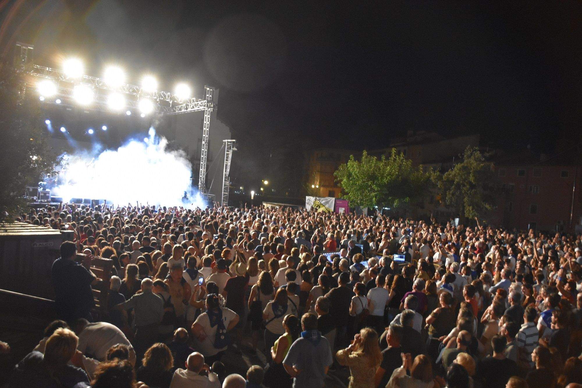Concierto de Ixo Rai en las fiestas de Barbastro.