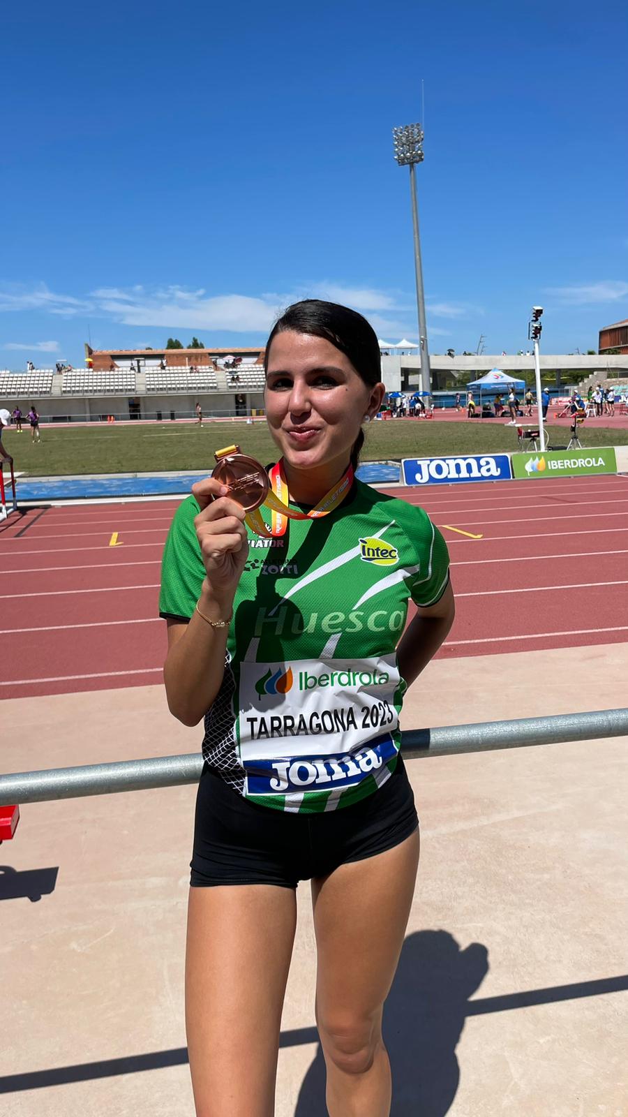 Eva Rico y su medalla de bronce
